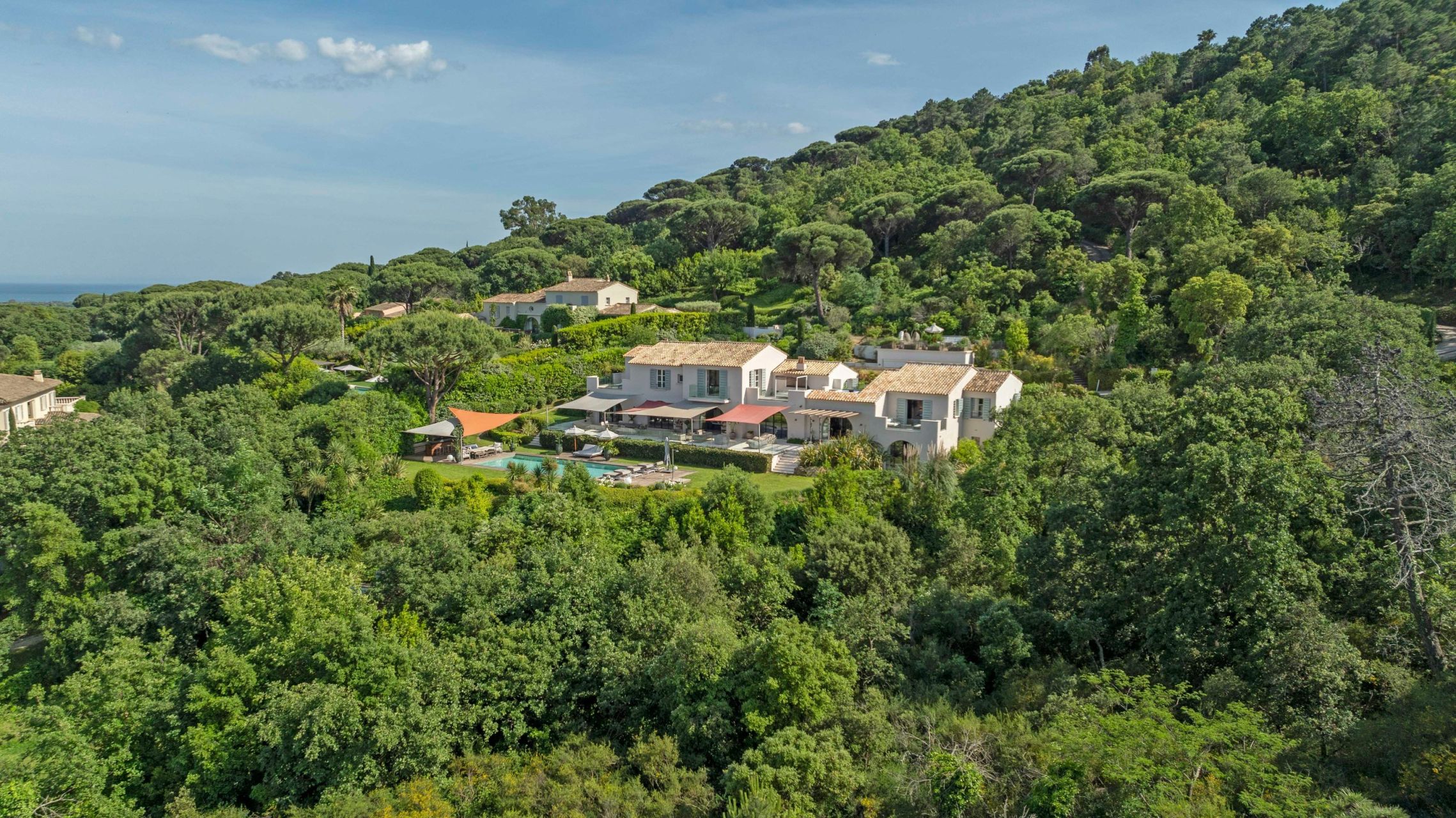 villa 12 Rooms for sale on RAMATUELLE (83350)