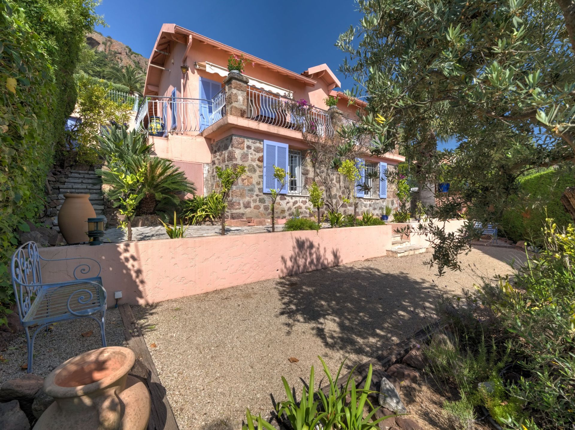 maison provençale 6 Pièces en vente sur THEOULE SUR MER (06590)