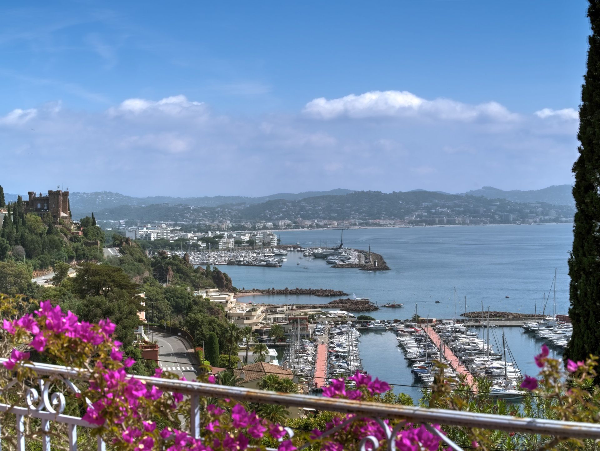 maison provençale 6 Pièces en vente sur THEOULE SUR MER (06590)