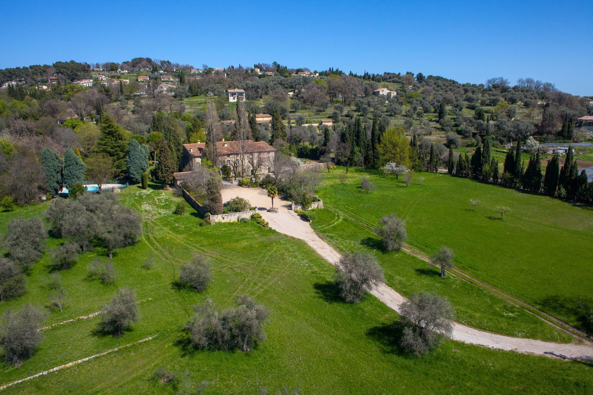 maison provençale 20 Pièces en vente sur OPIO (06650)