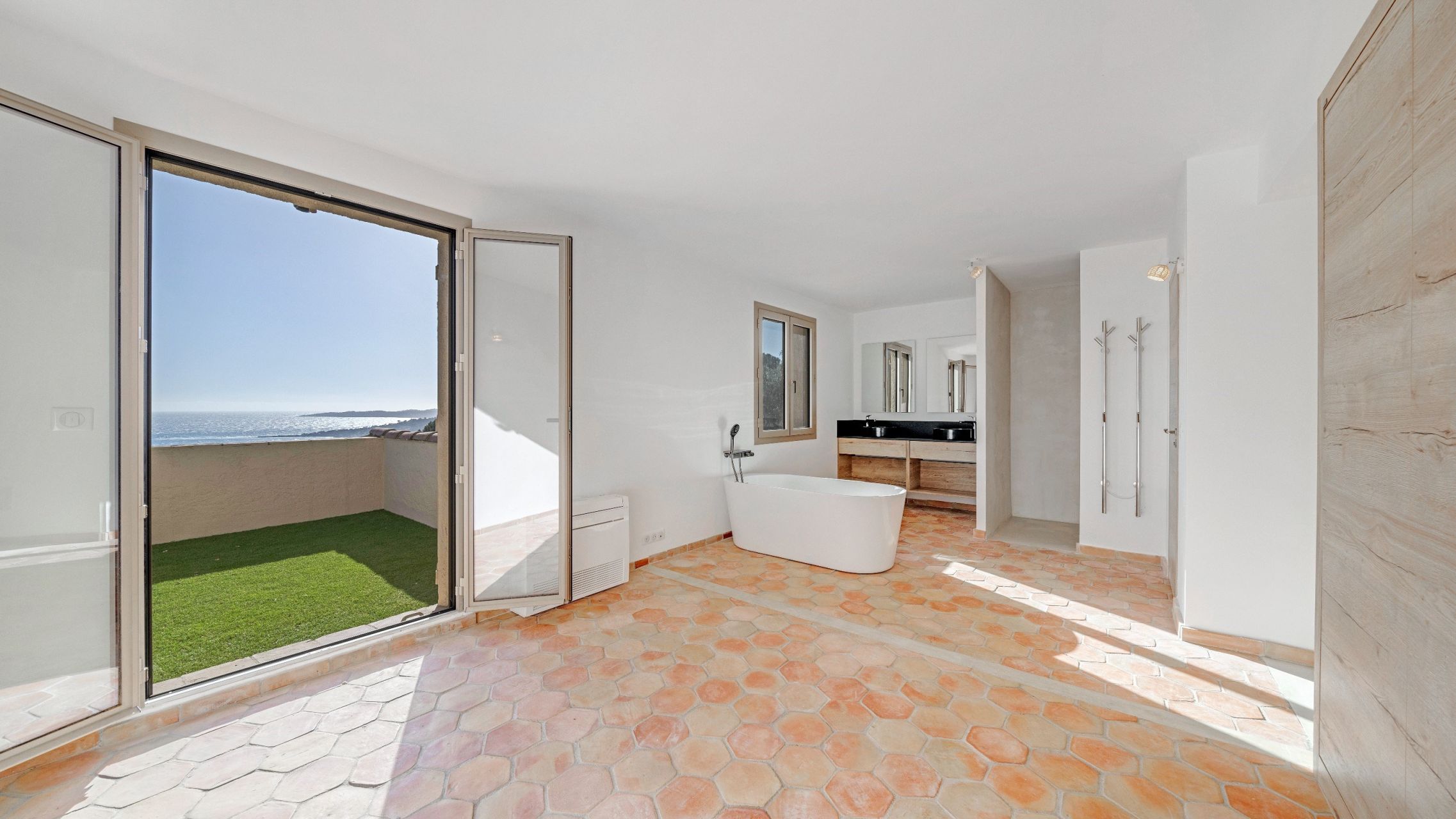 provencal house 5 Rooms for sale on STE MAXIME (83120)