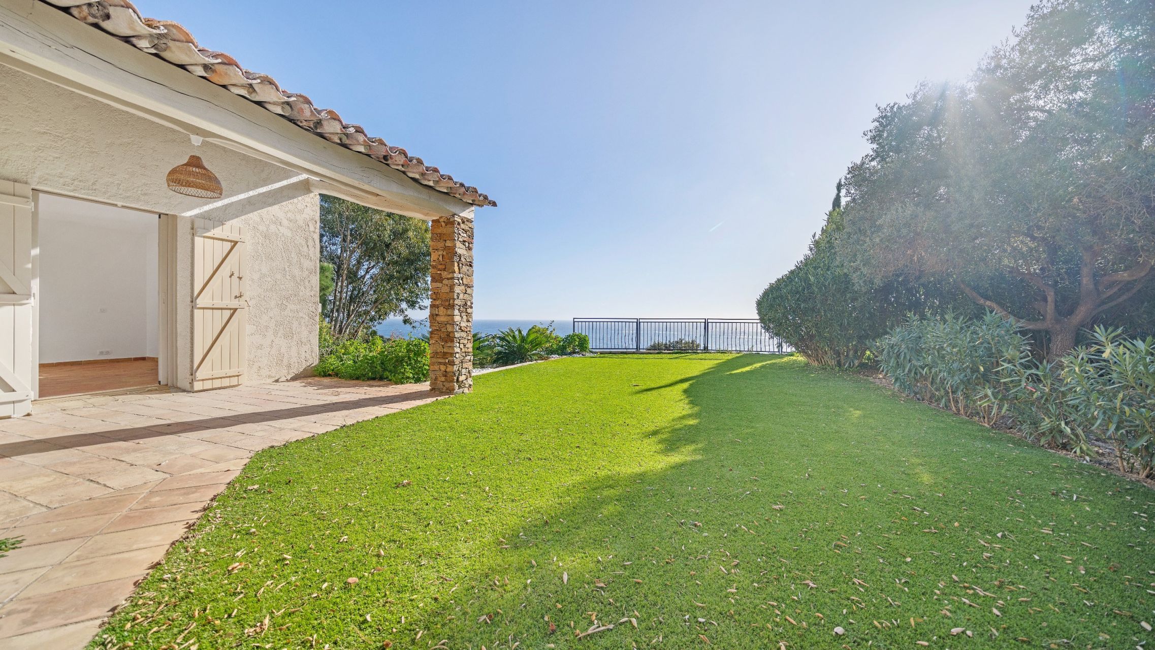 provencal house 5 Rooms for sale on STE MAXIME (83120)