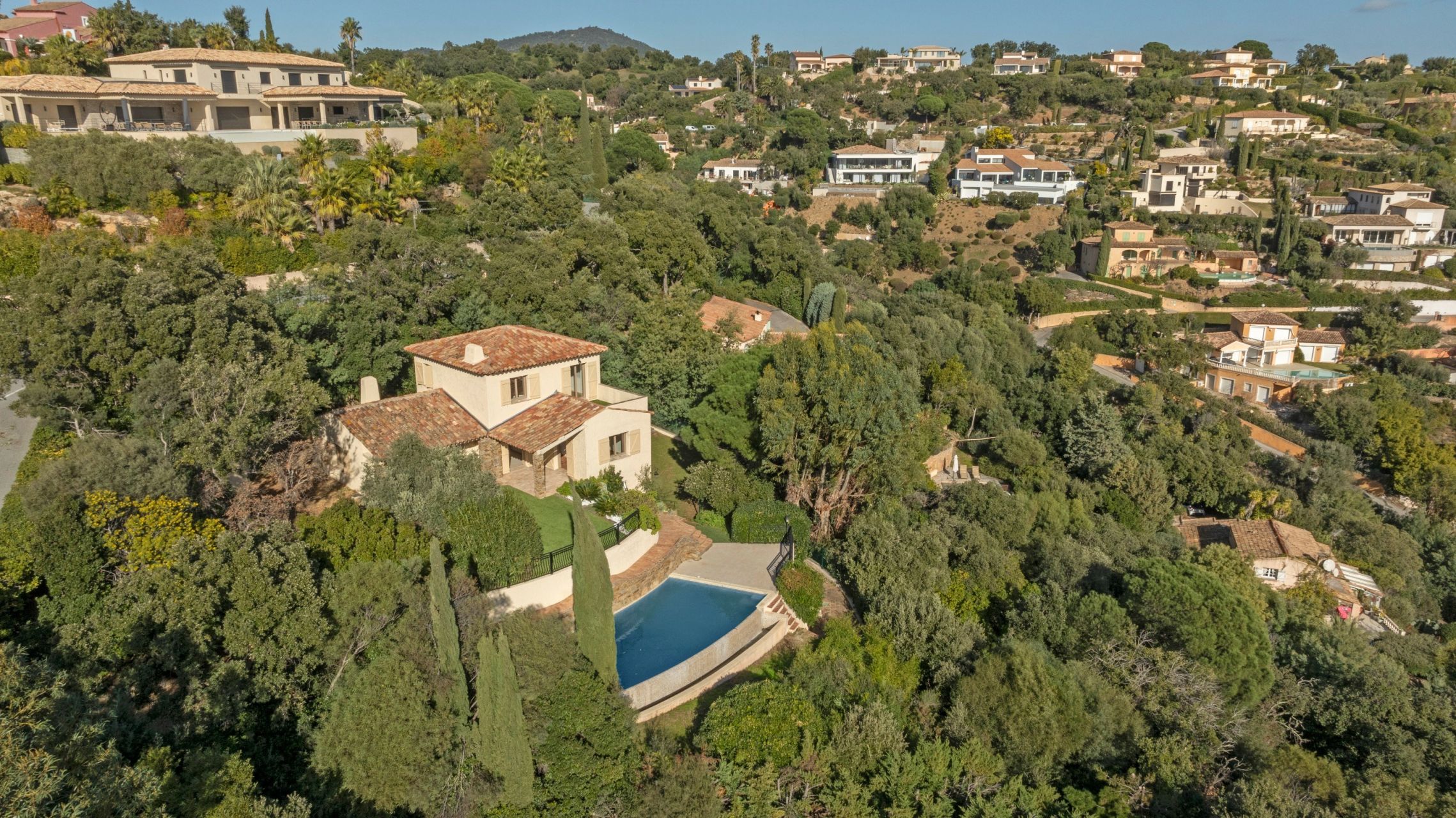 provencal house 5 Rooms for sale on STE MAXIME (83120)