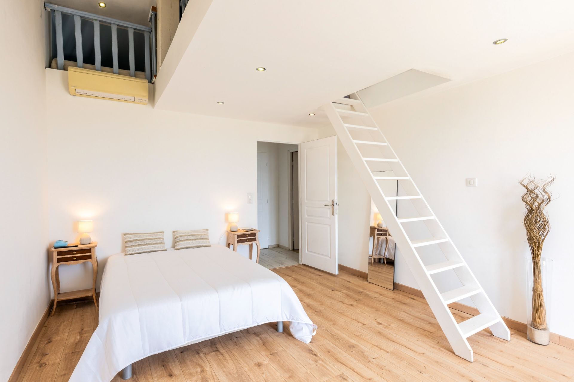 villa 13 Pièces en vente sur VALLAURIS (06220)