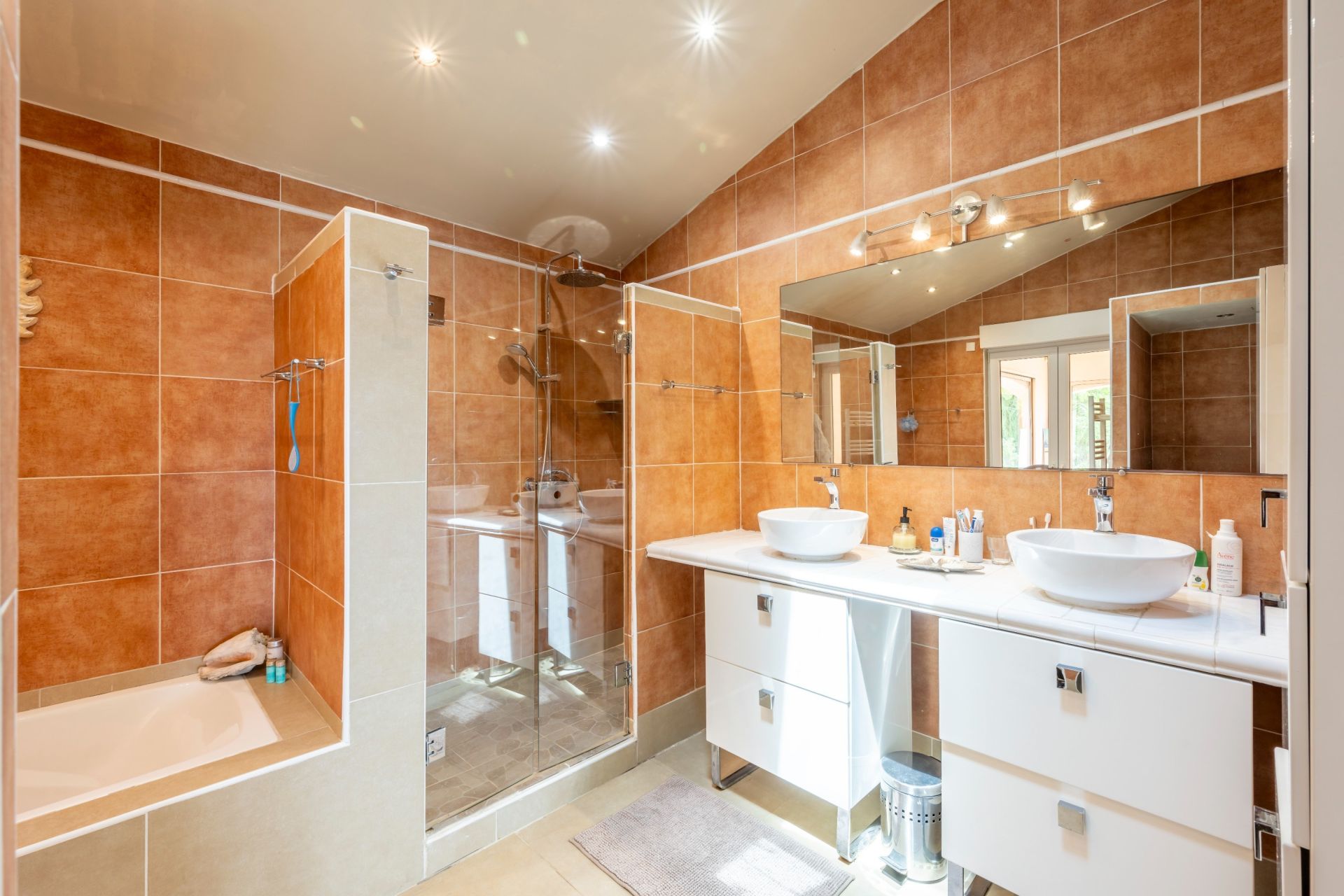 villa 13 Pièces en vente sur VALLAURIS (06220)