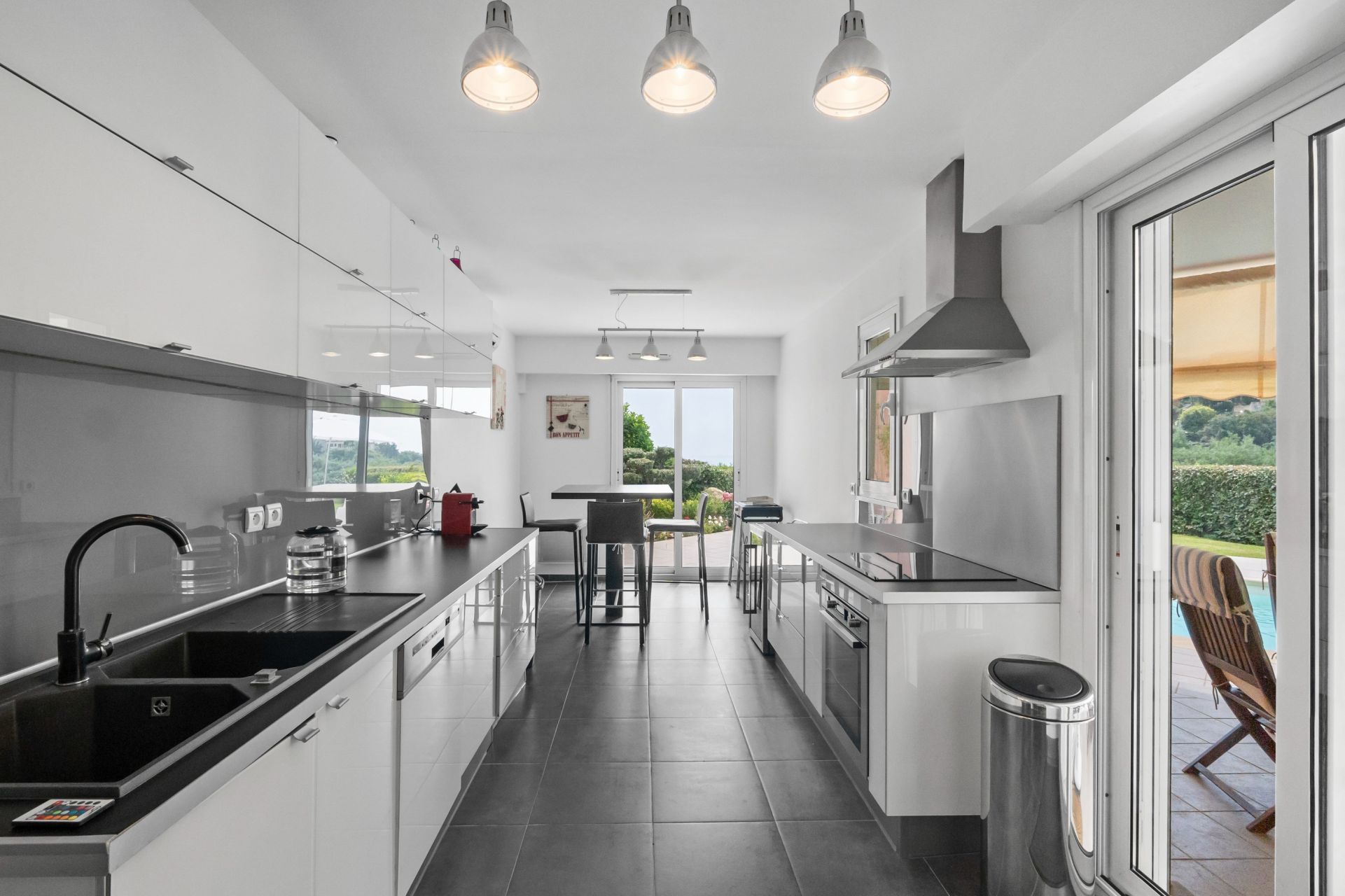 apartment 6 Rooms for sale on MANDELIEU LA NAPOULE (06210)