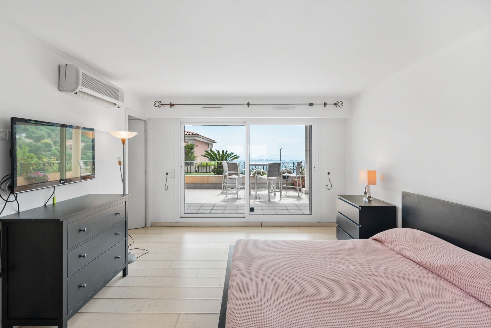 appartement 6 Pièces en vente sur MANDELIEU LA NAPOULE (06210)