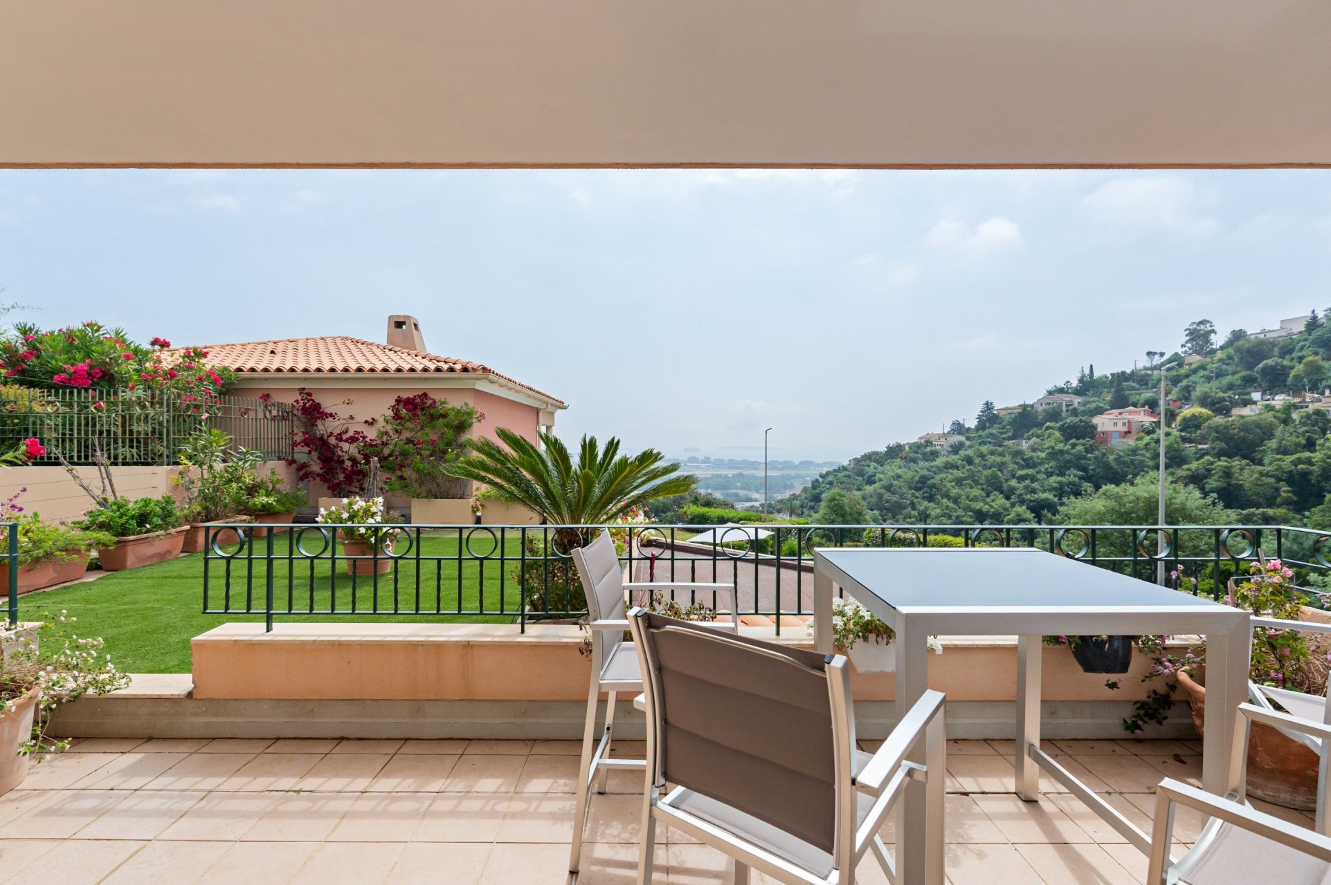 appartement 6 Pièces en vente sur MANDELIEU LA NAPOULE (06210)