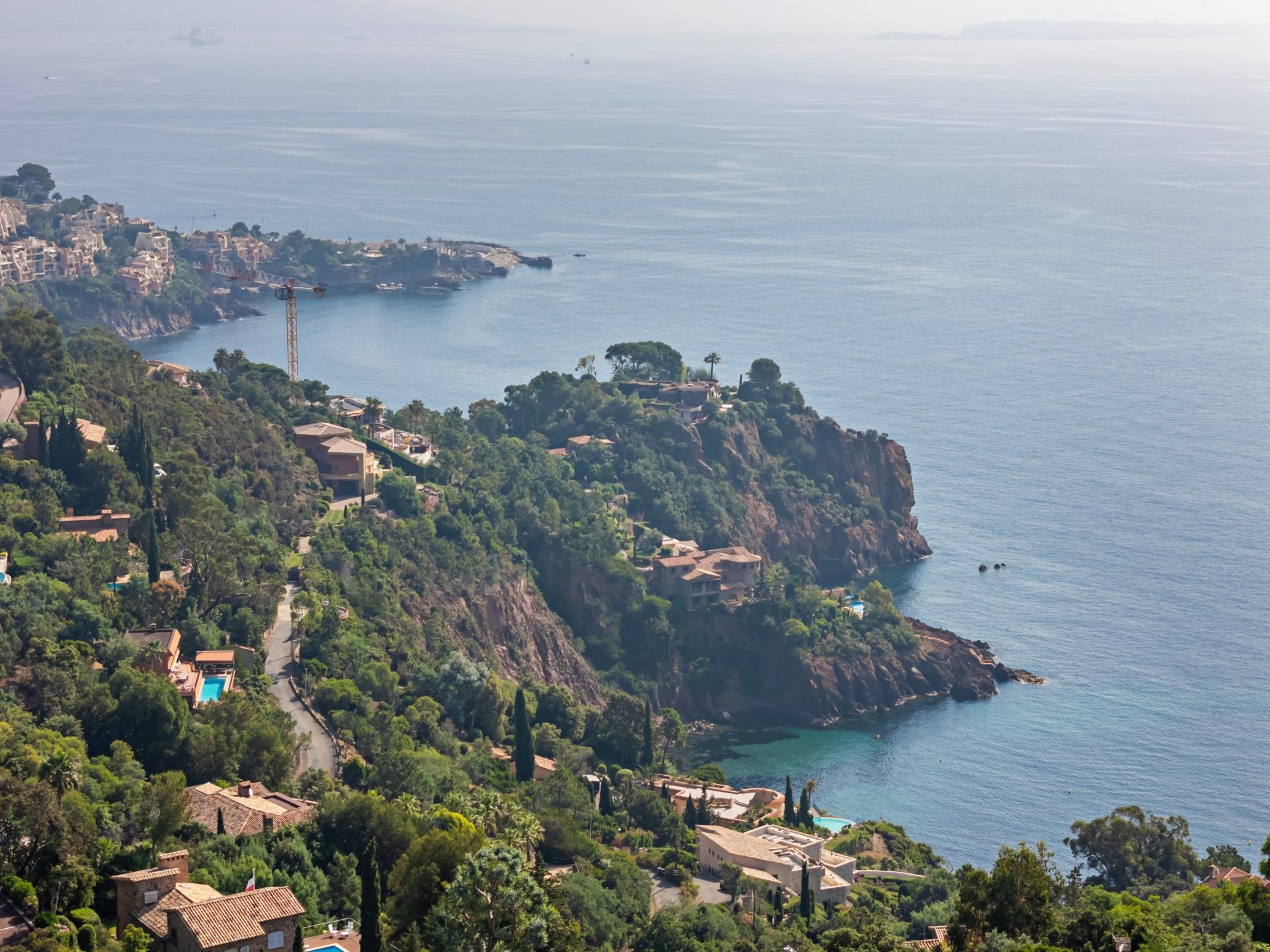 contemporary house 7 Rooms for sale on THEOULE SUR MER (06590)
