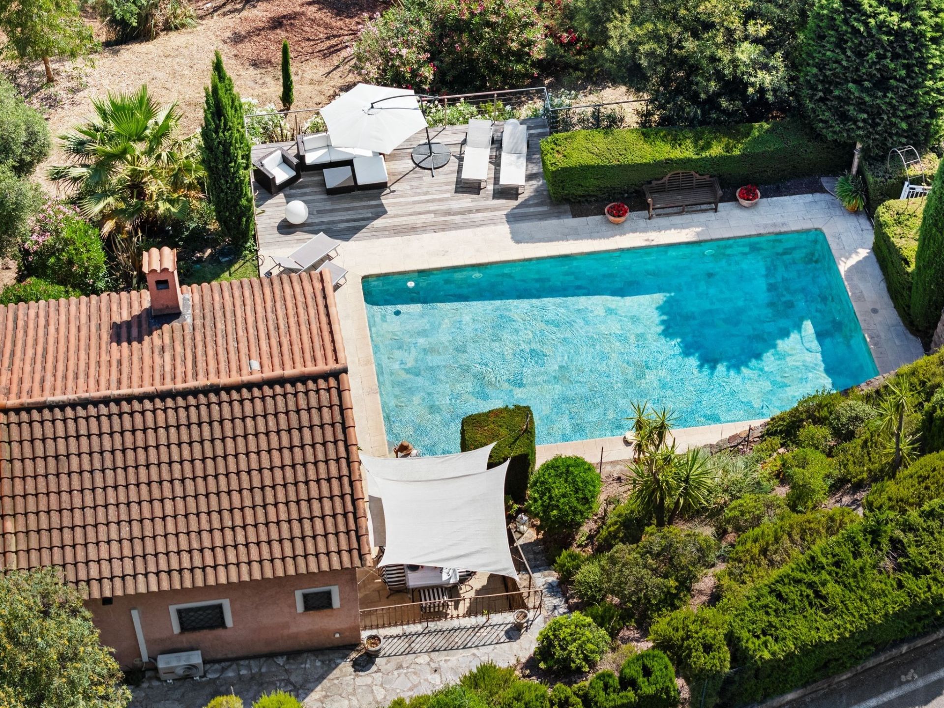 provencal house 7 Rooms for sale on THEOULE SUR MER (06590)