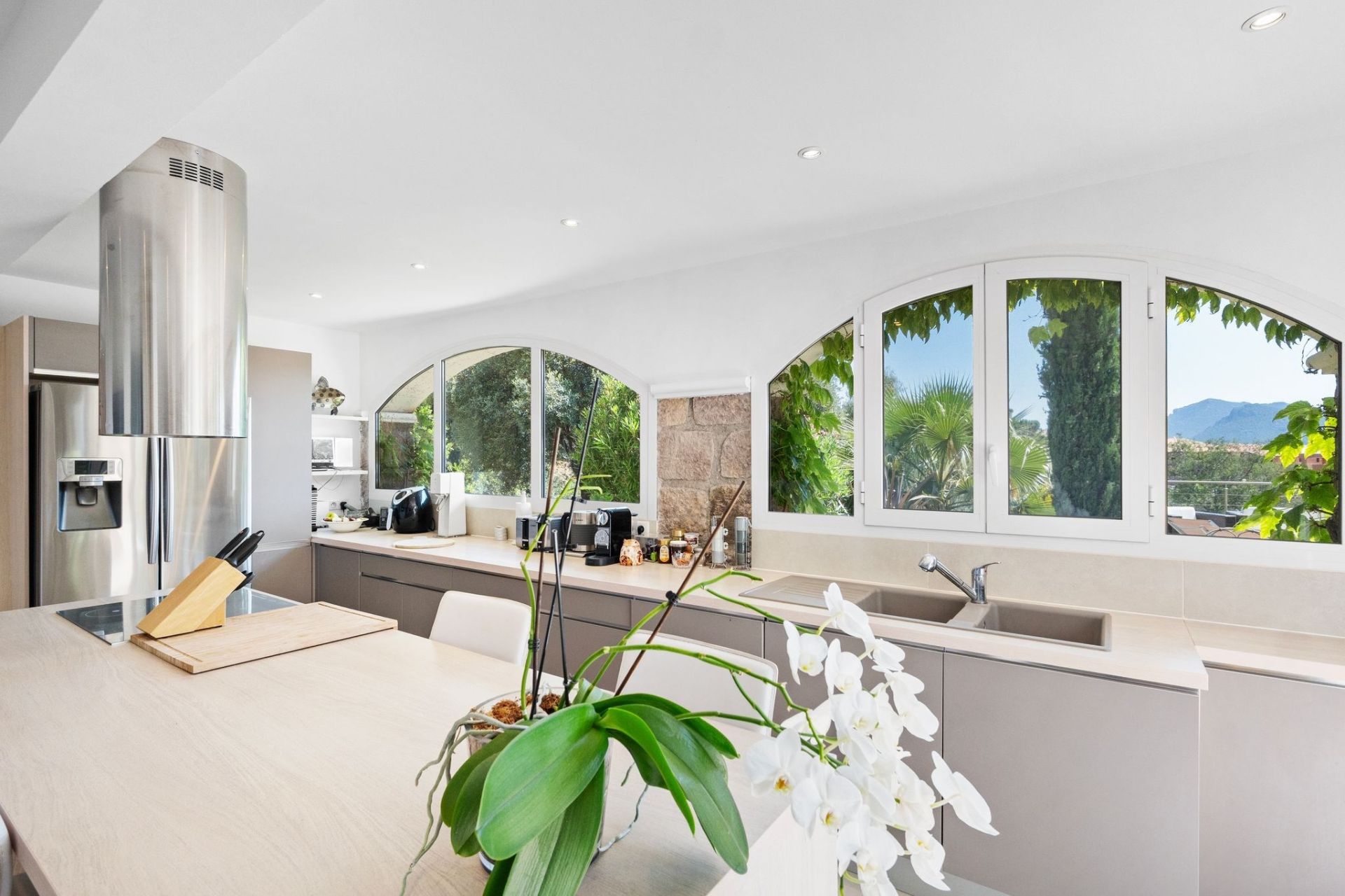 provencal house 7 Rooms for sale on THEOULE SUR MER (06590)
