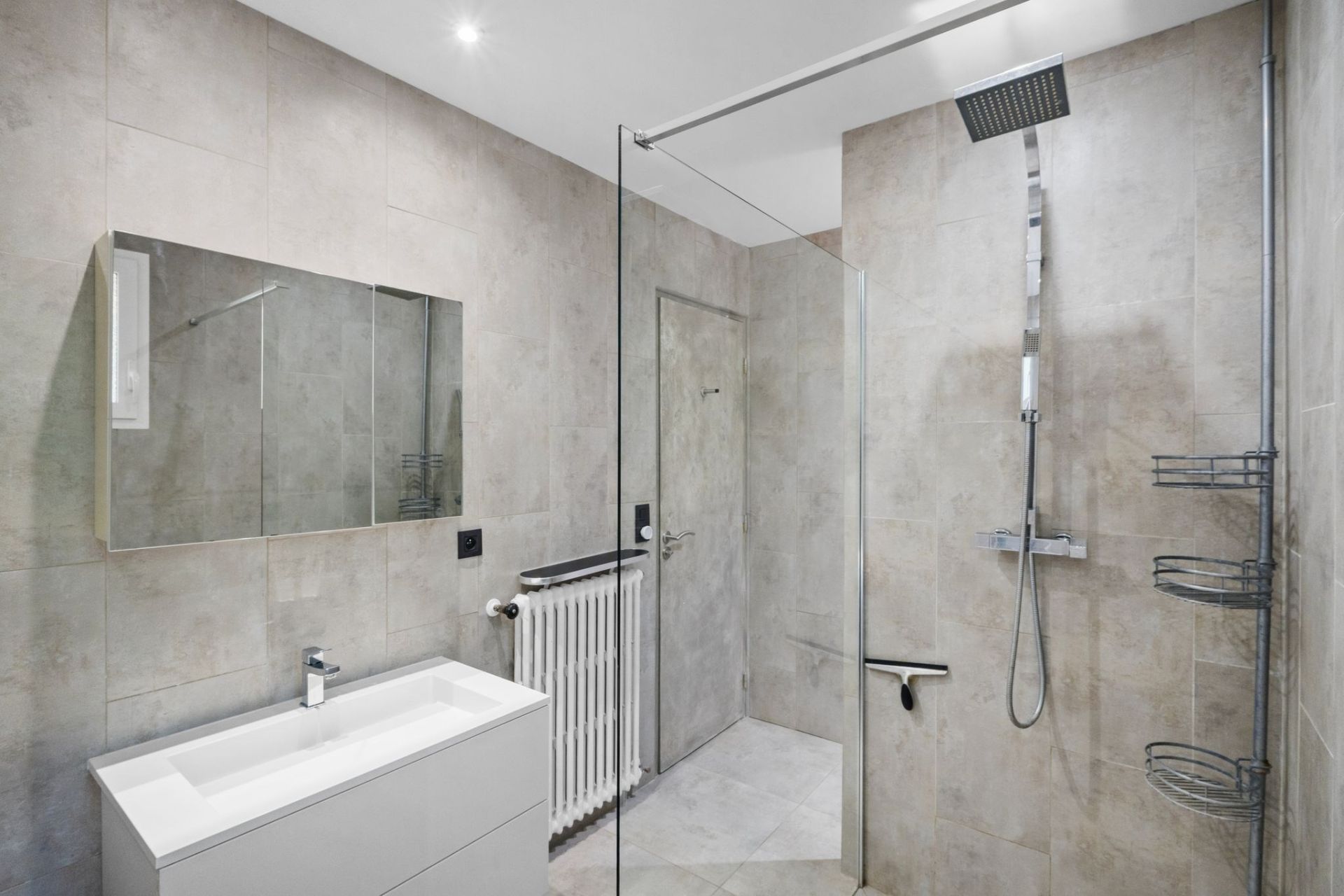 provencal house 7 Rooms for sale on THEOULE SUR MER (06590)