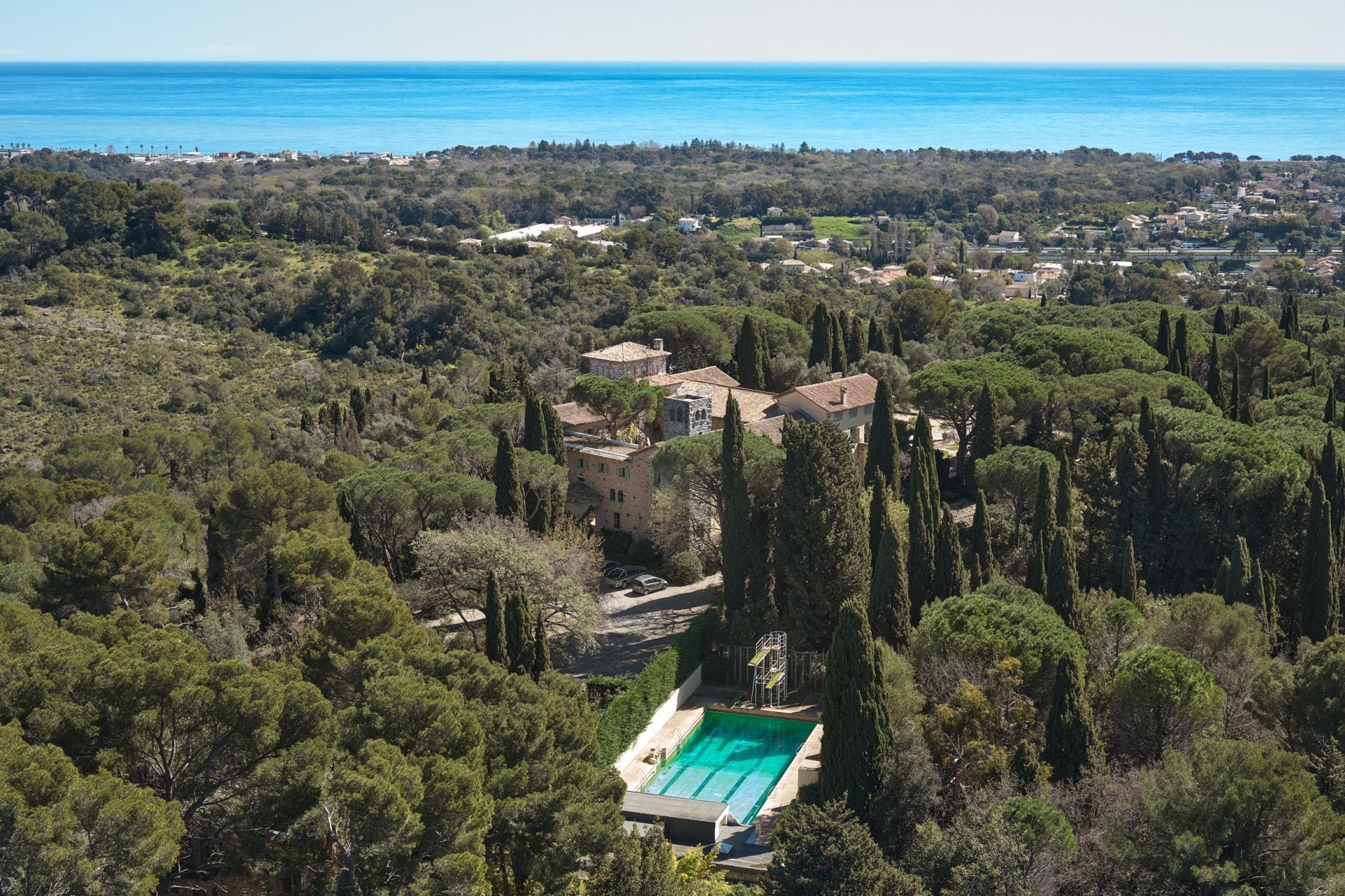 château 39 Pièces en vente sur BIOT (06410)