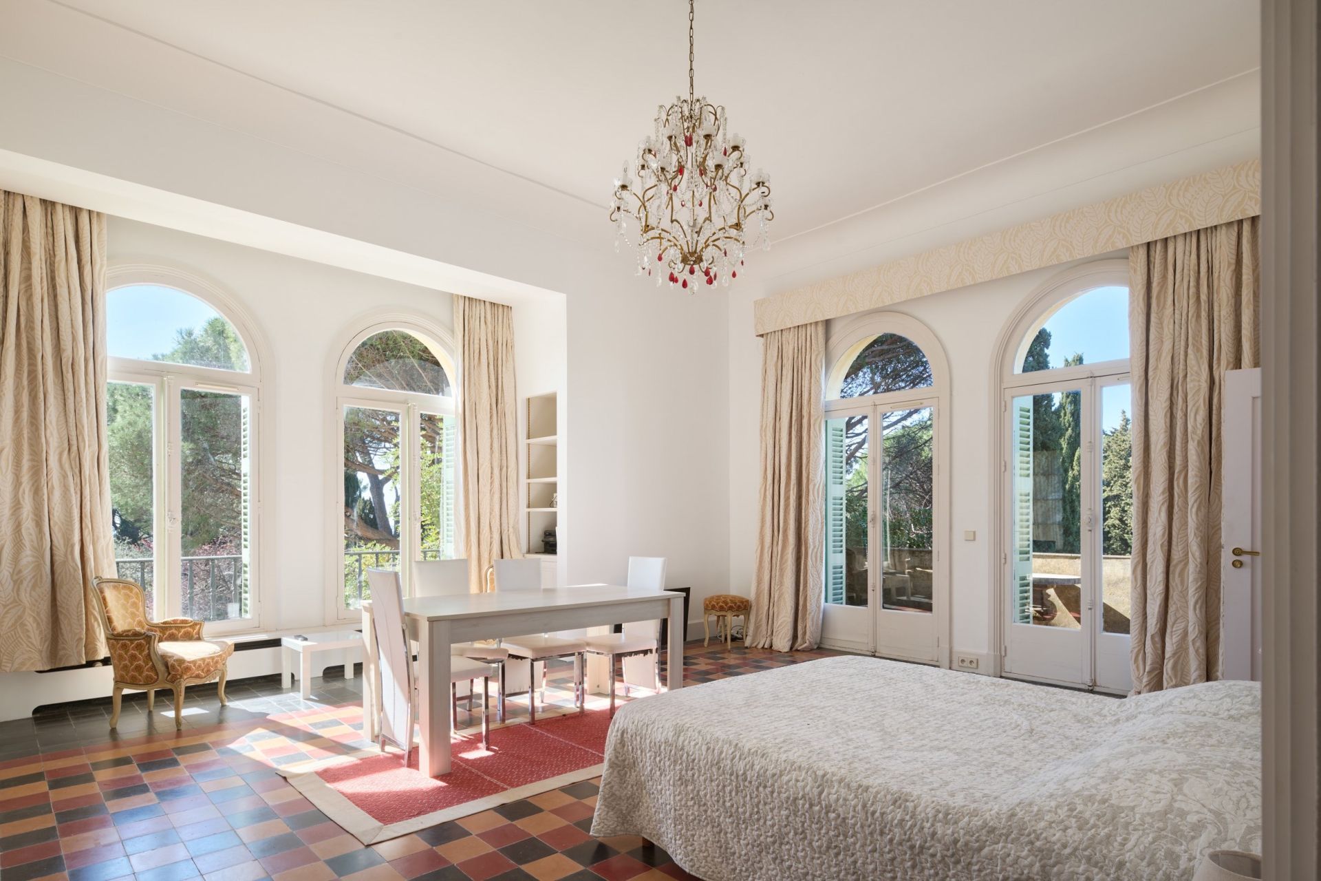 château 39 Pièces en vente sur BIOT (06410)