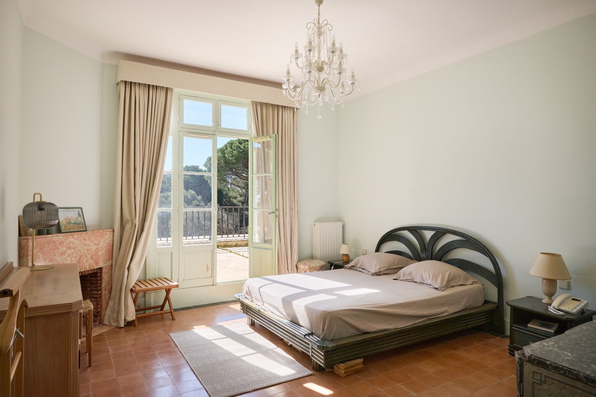 château 39 Pièces en vente sur BIOT (06410)