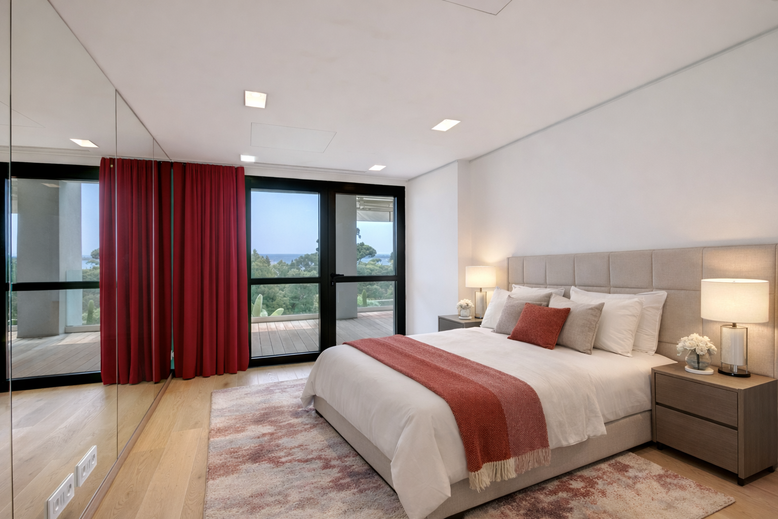 apartment 4 Rooms for sale on CANNES (06400)