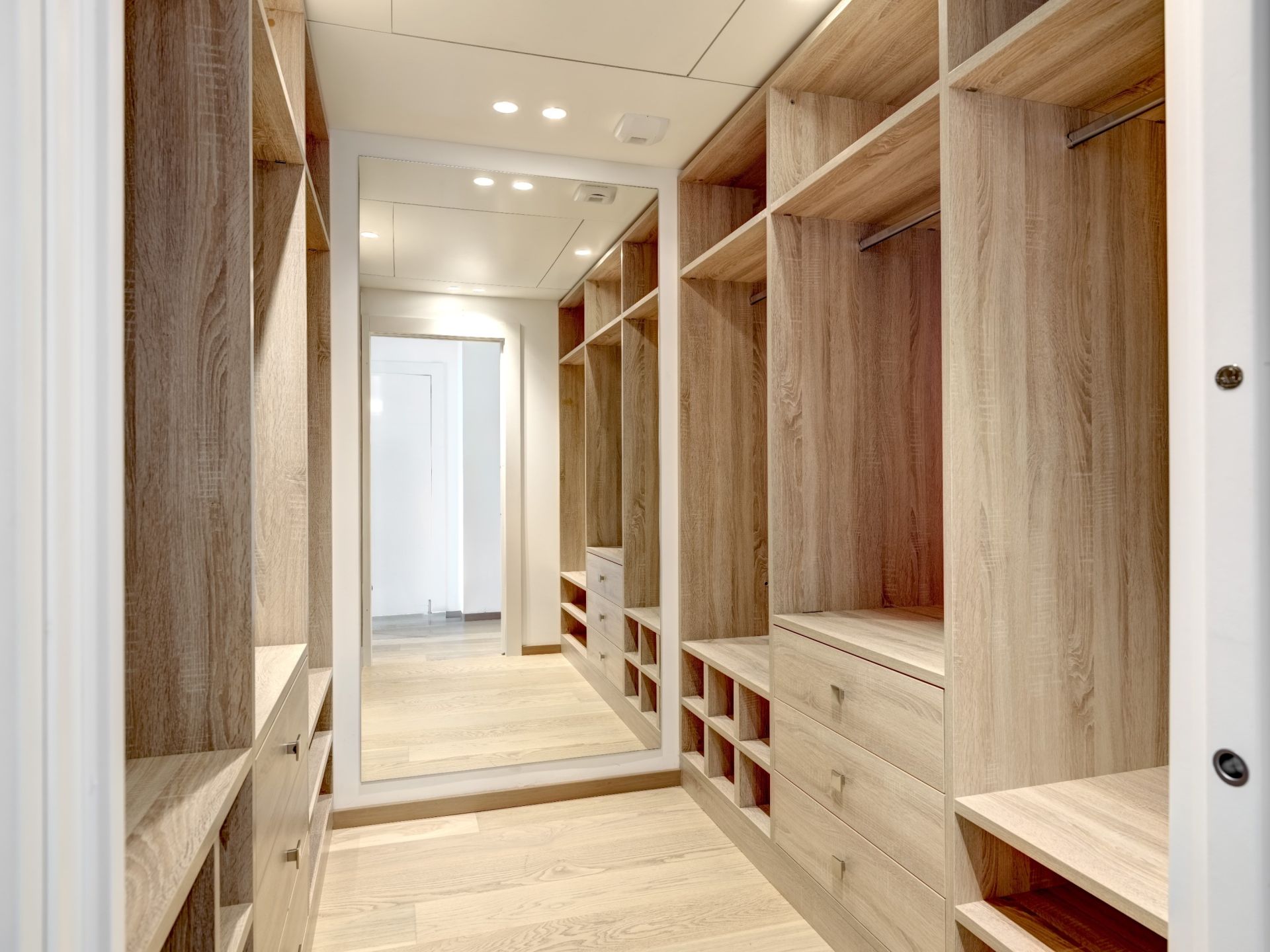 apartment 4 Rooms for sale on VALLAURIS (06220)