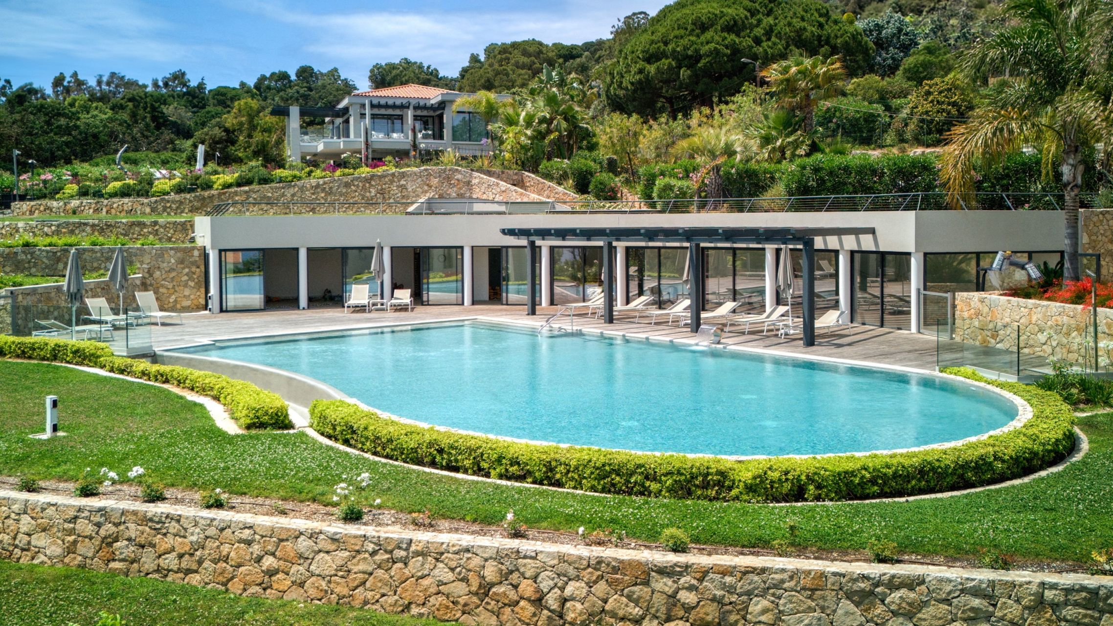 apartment 4 Rooms for sale on CANNES (06400)