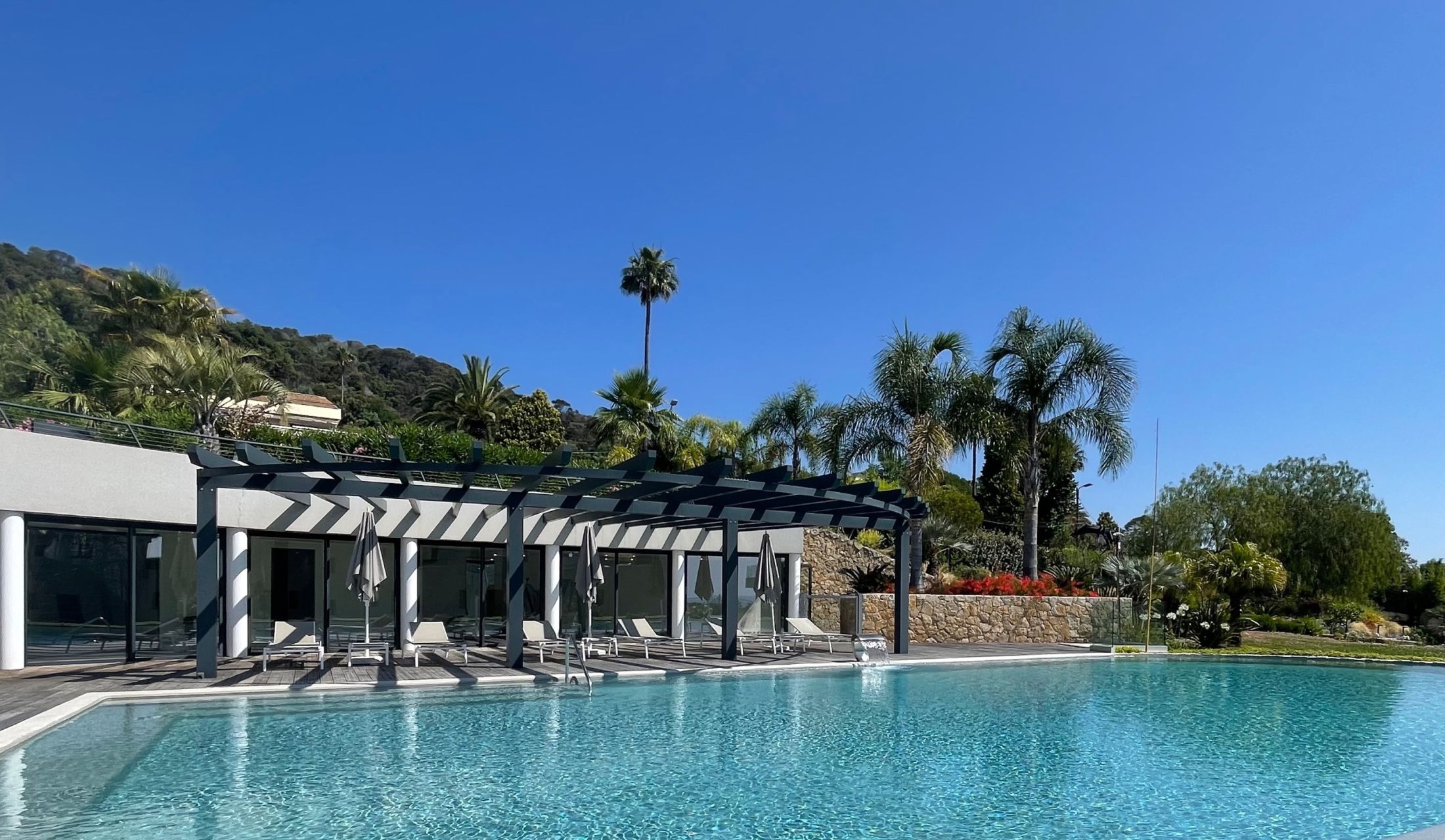 apartment 4 Rooms for sale on CANNES (06400)