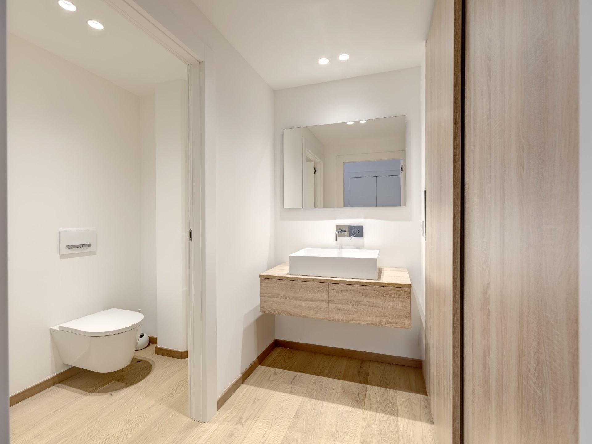 apartment 4 Rooms for sale on VALLAURIS (06220)