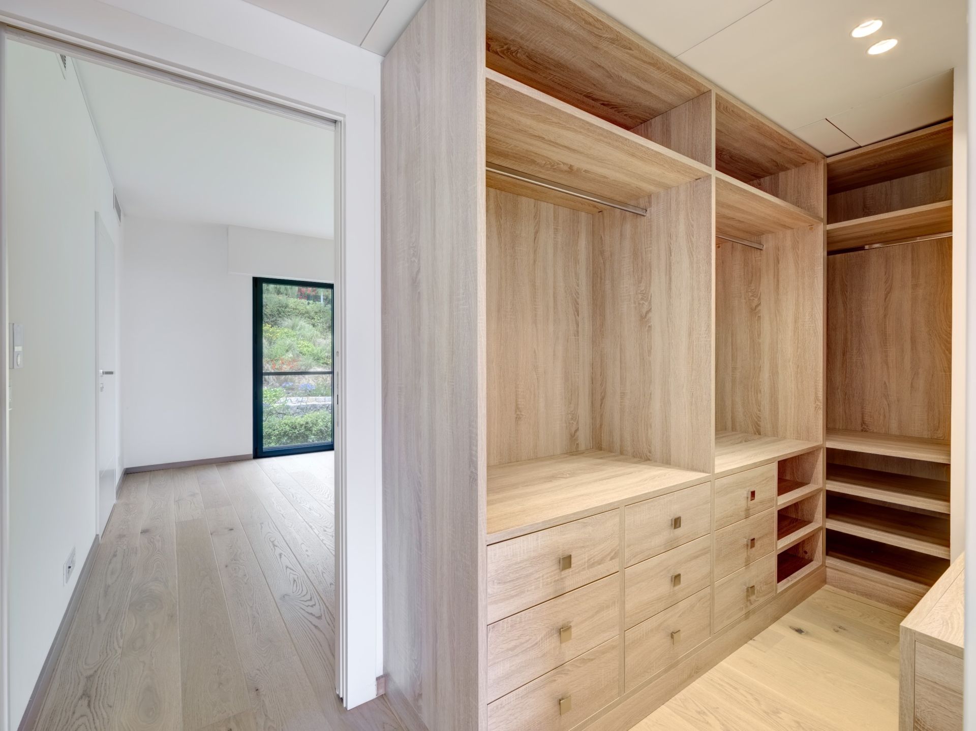 apartment 4 Rooms for sale on CANNES (06400)