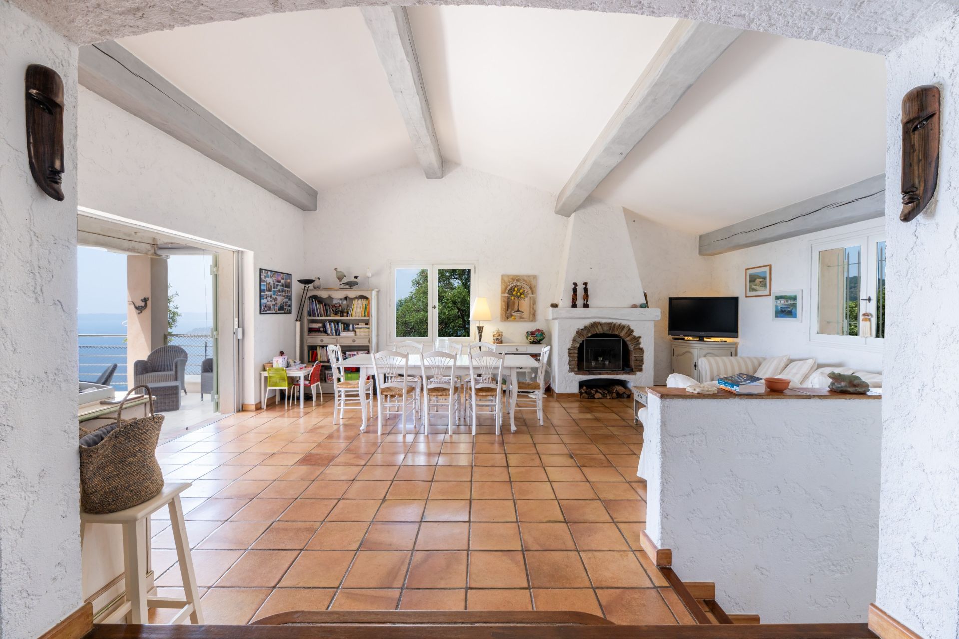 provencal house 8 Rooms for sale on RAYOL CANADEL SUR MER (83820)