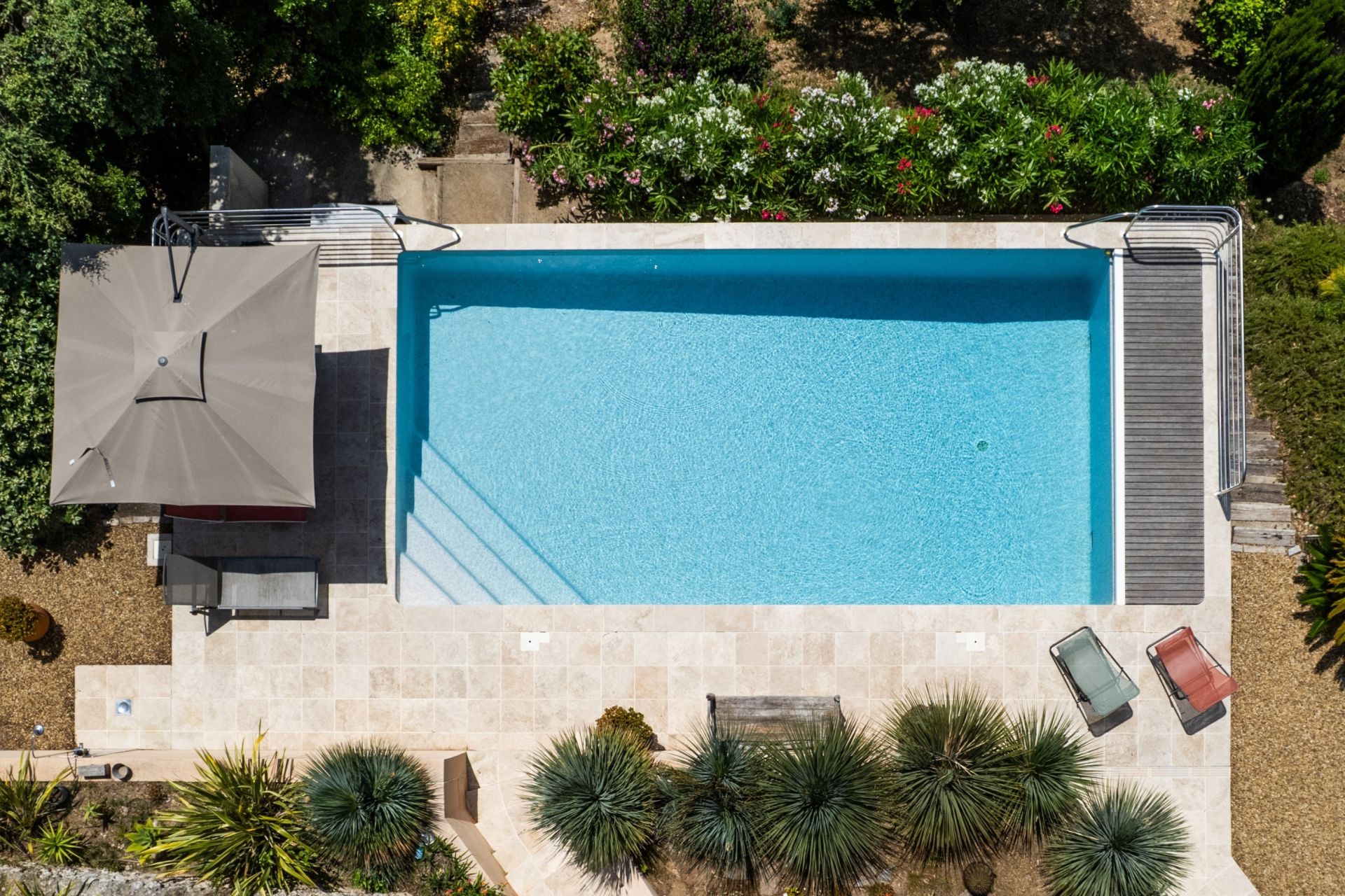 provencal house 8 Rooms for sale on RAYOL CANADEL SUR MER (83820)