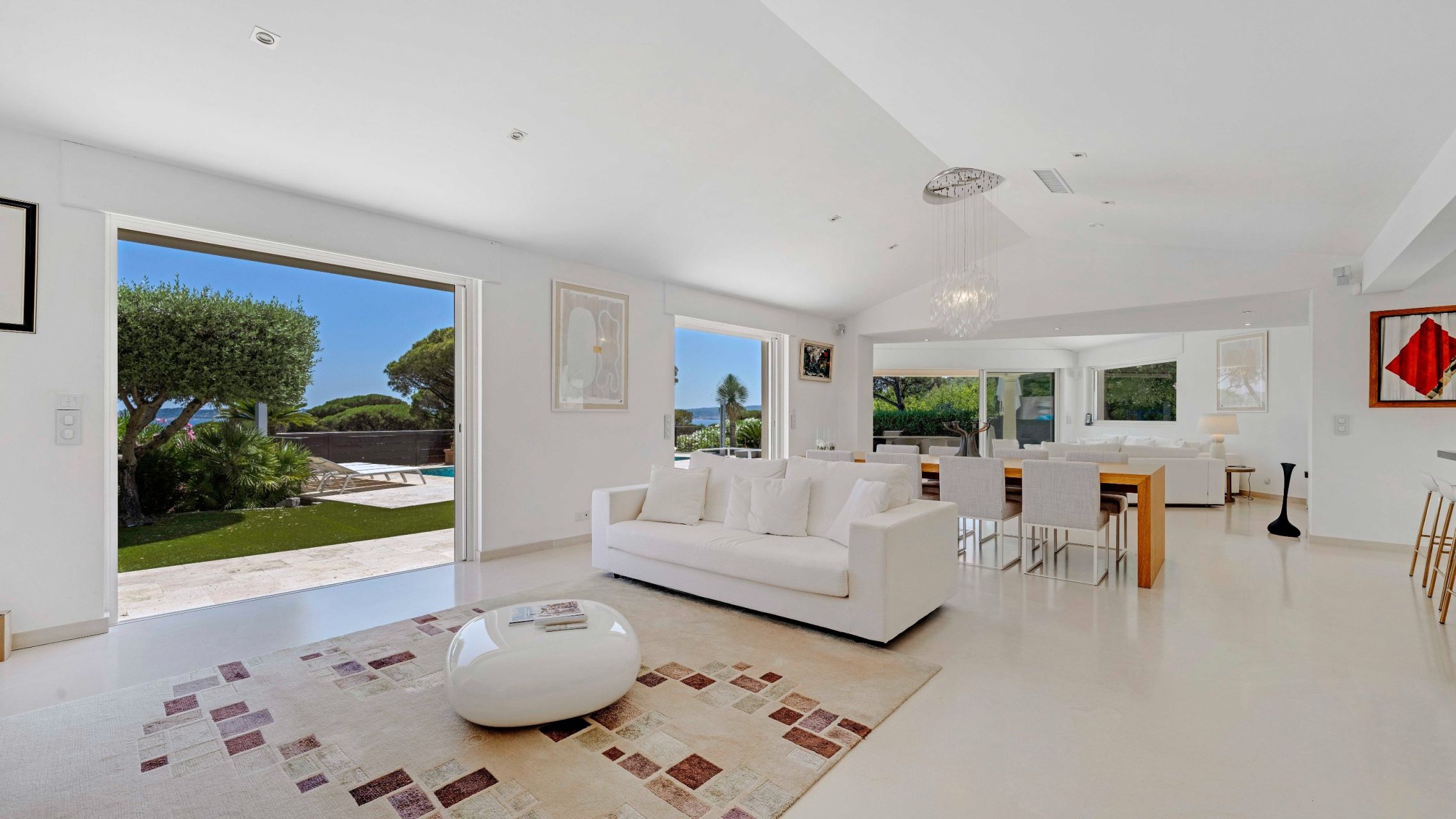 villa 11 Rooms for sale on STE MAXIME (83120)