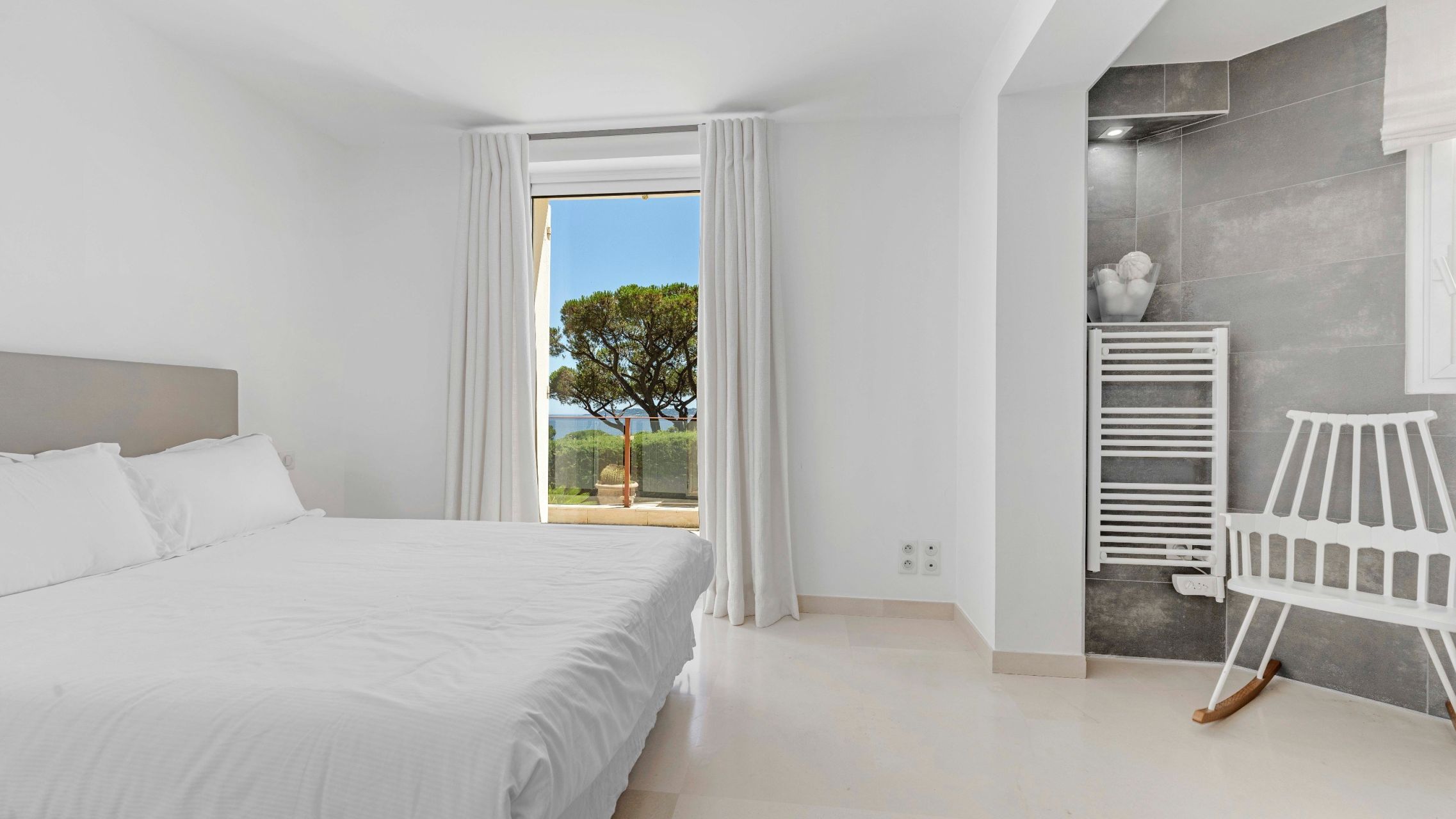 villa 11 Rooms for sale on STE MAXIME (83120)