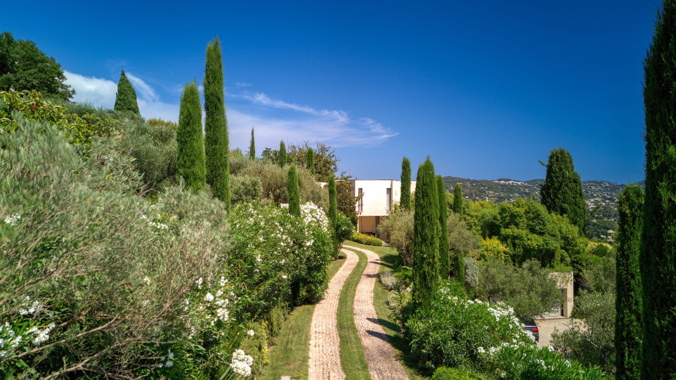 villa 17 Pièces en vente sur MOUGINS (06250)