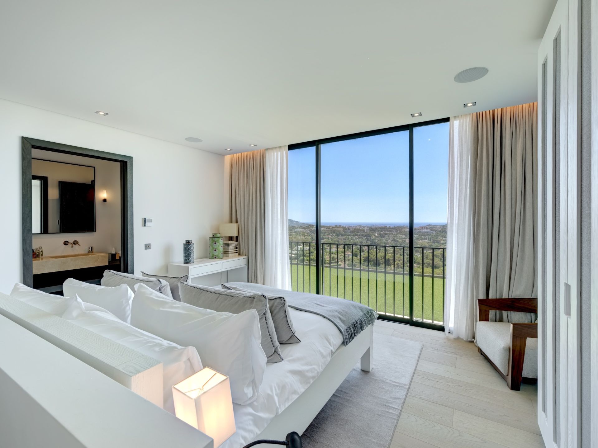 villa 17 Pièces en vente sur MOUGINS (06250)