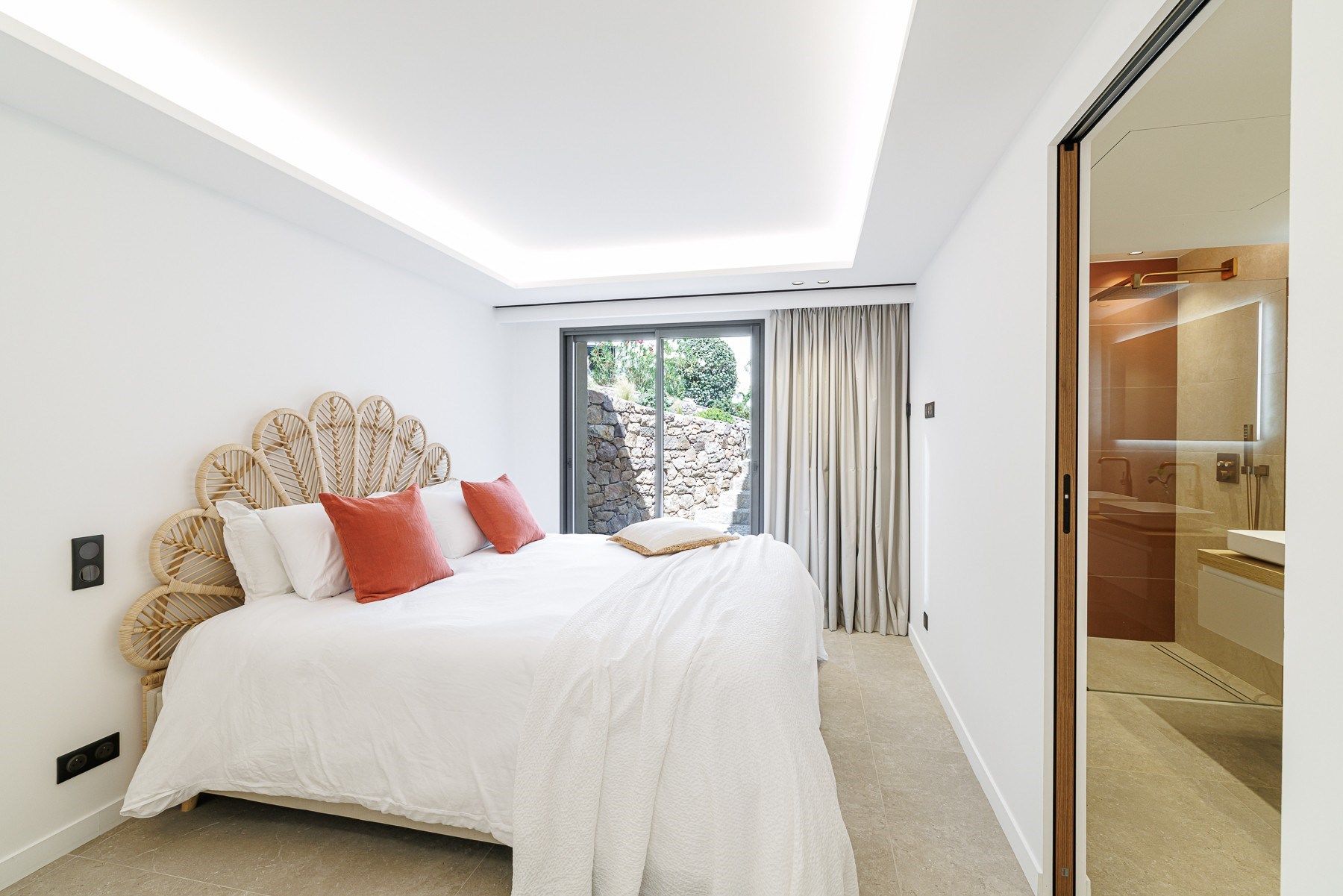 contemporary house 10 Rooms for sale on LES ADRETS DE L ESTEREL (83600)