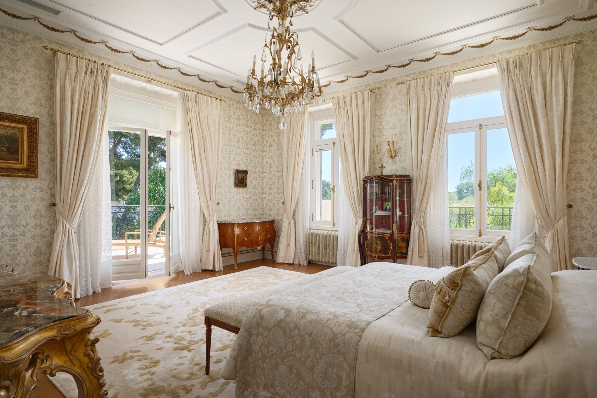 hôtel particulier 11 Pièces en vente sur CAP D ANTIBES (06160)