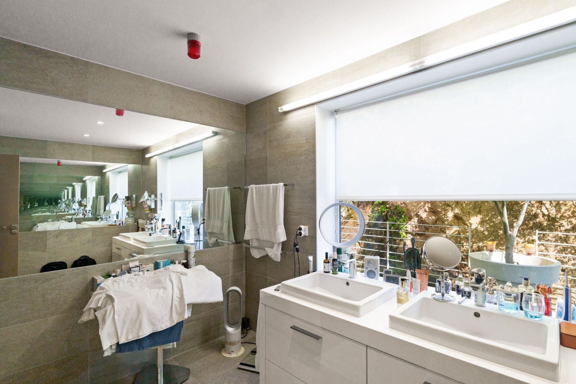 contemporary house 7 Rooms for sale on THEOULE SUR MER (06590)