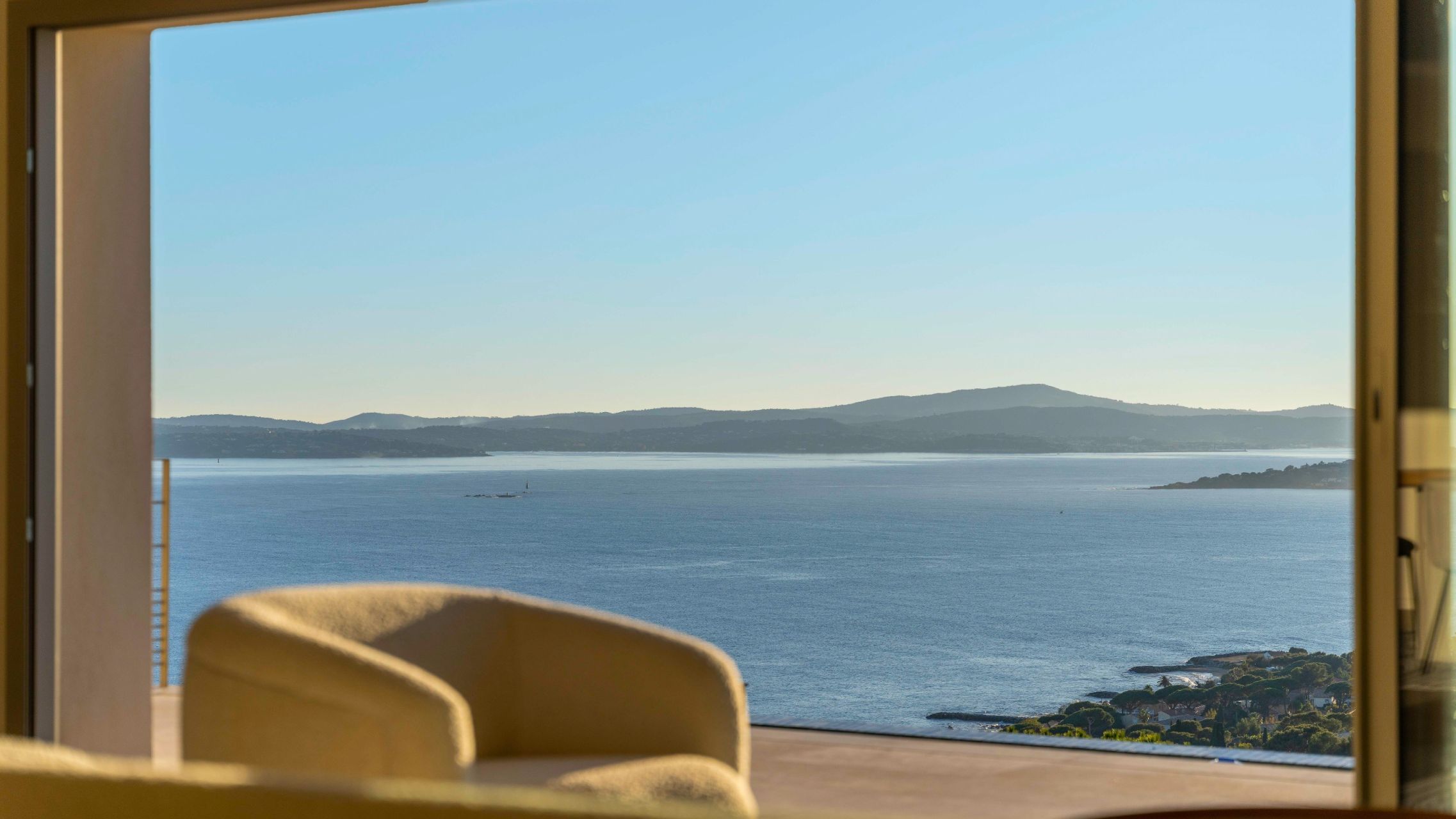 villa 6 Rooms for sale on LES ISSAMBRES (83380)