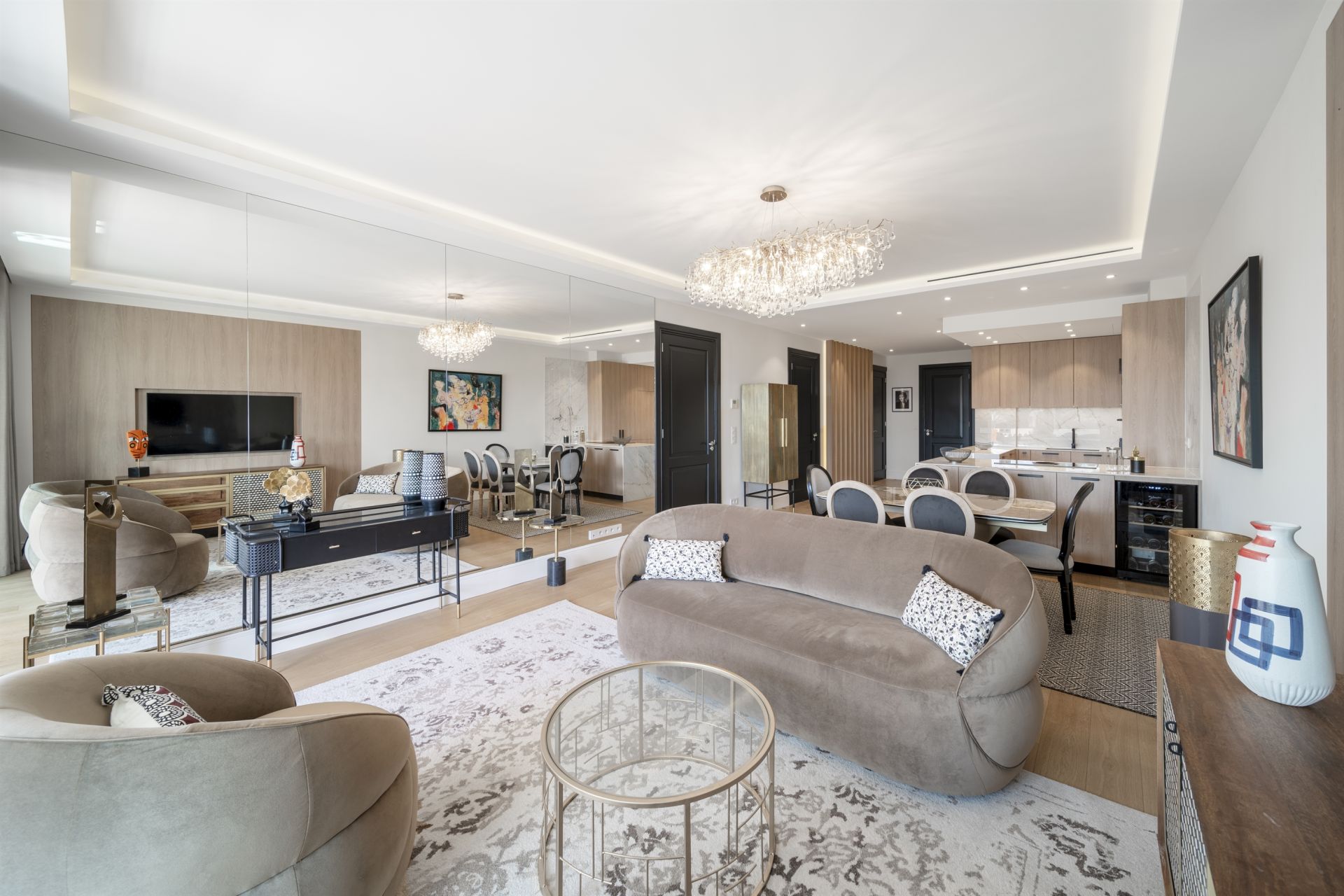 apartment 4 Rooms for sale on CANNES (06400)
