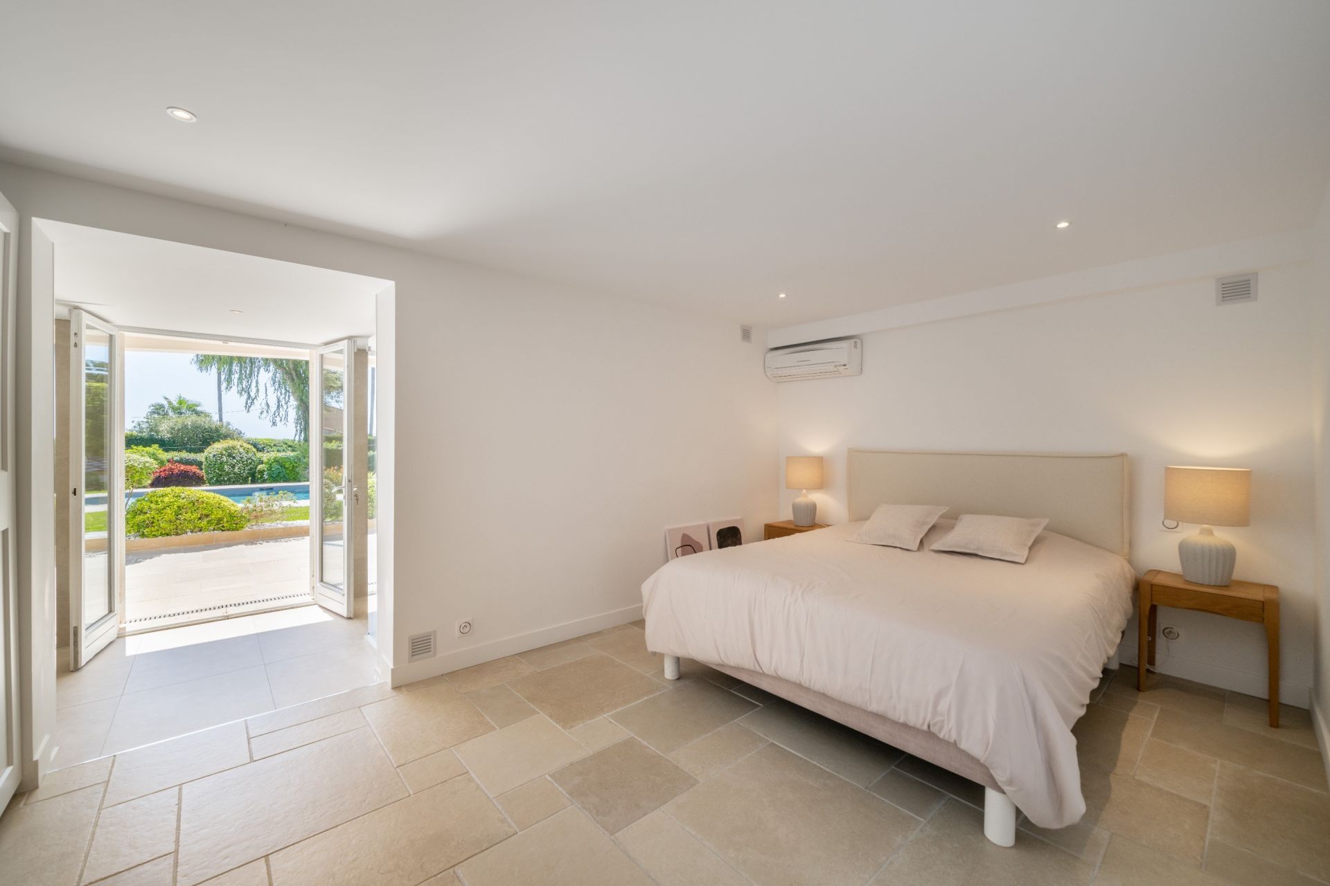 bastide 5 Rooms for sale on LE GOLFE JUAN (06220)