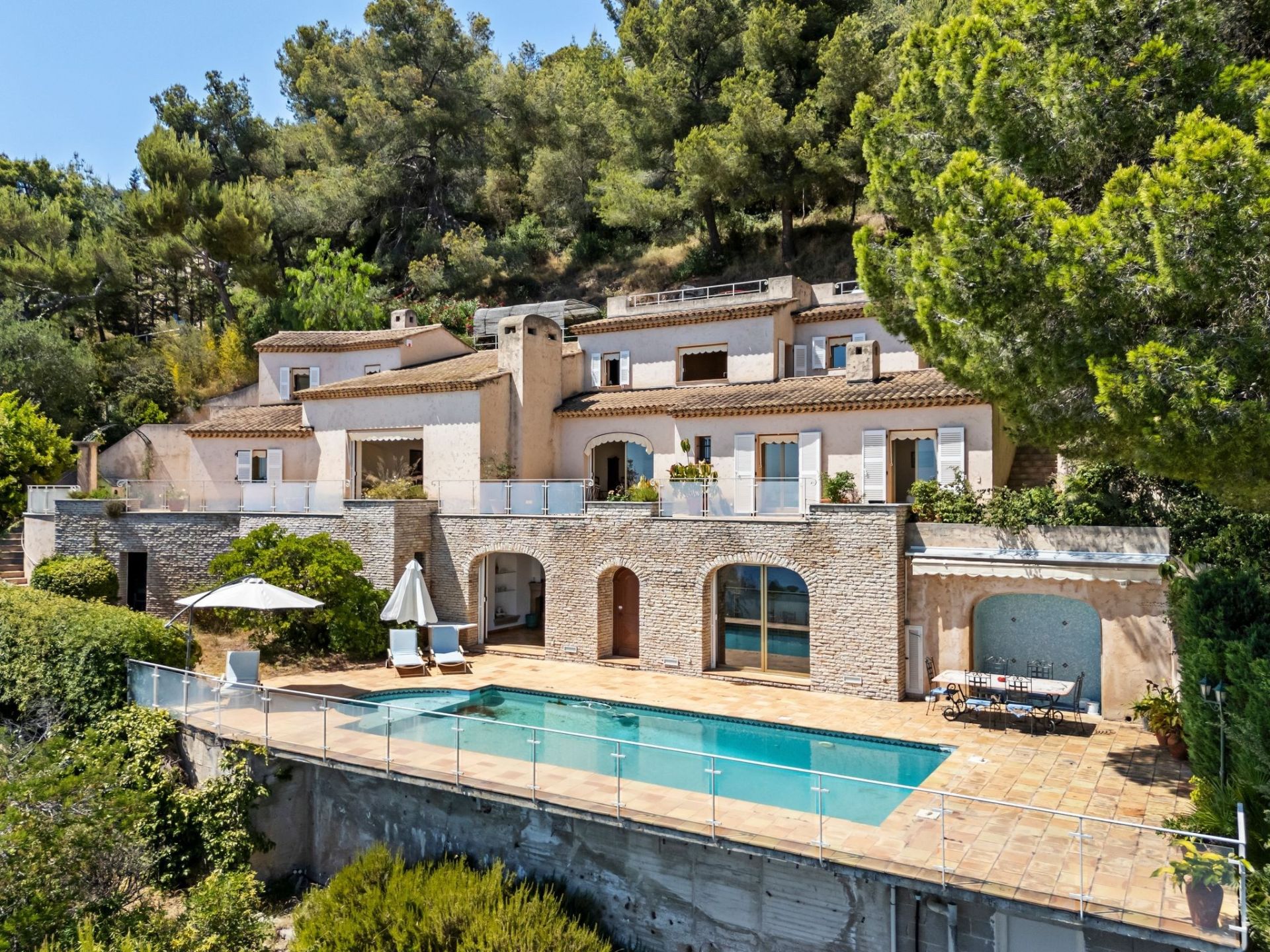 provencal house 11 Rooms for sale on ROQUEBRUNE CAP MARTIN (06190)