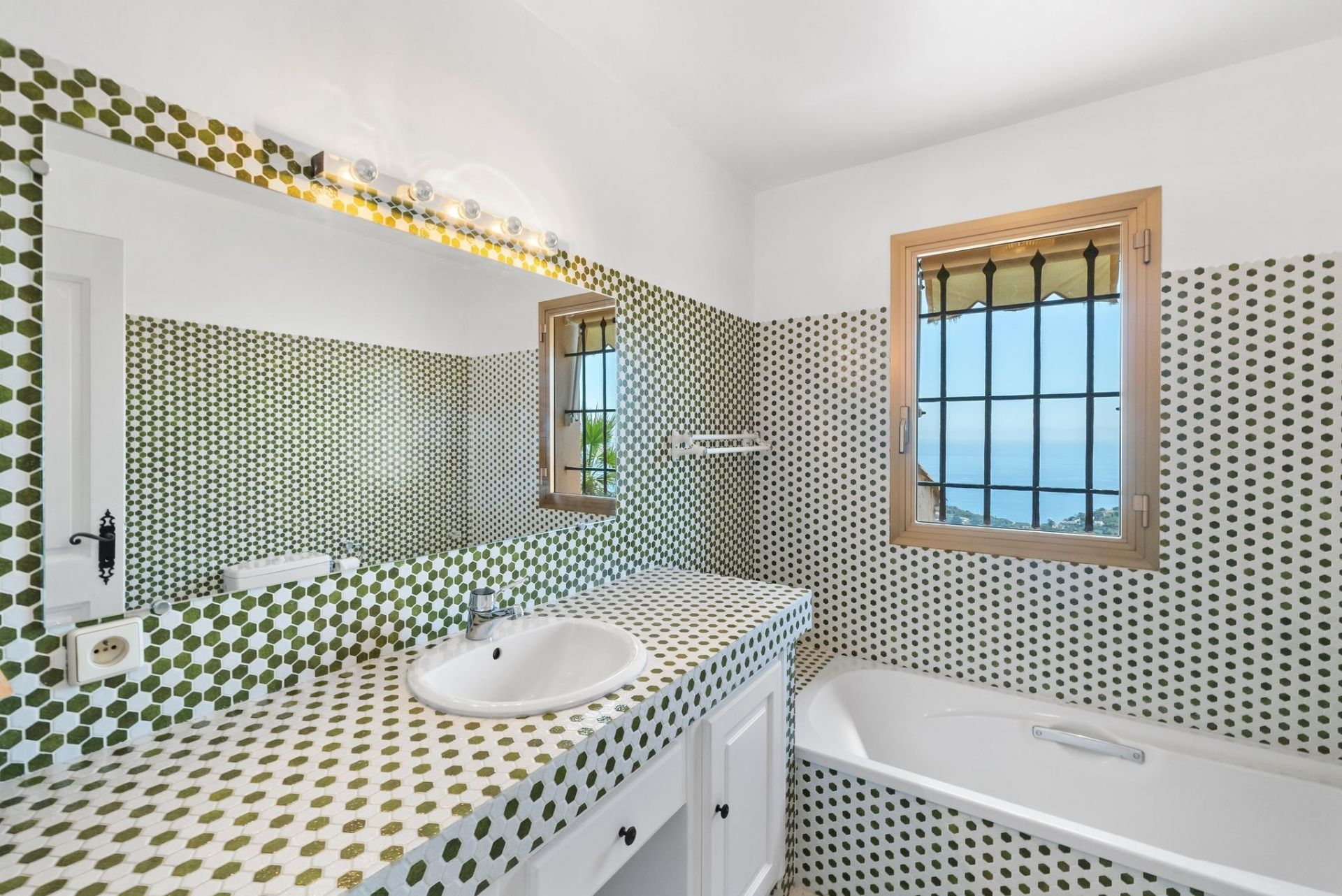 provencal house 11 Rooms for sale on ROQUEBRUNE CAP MARTIN (06190)