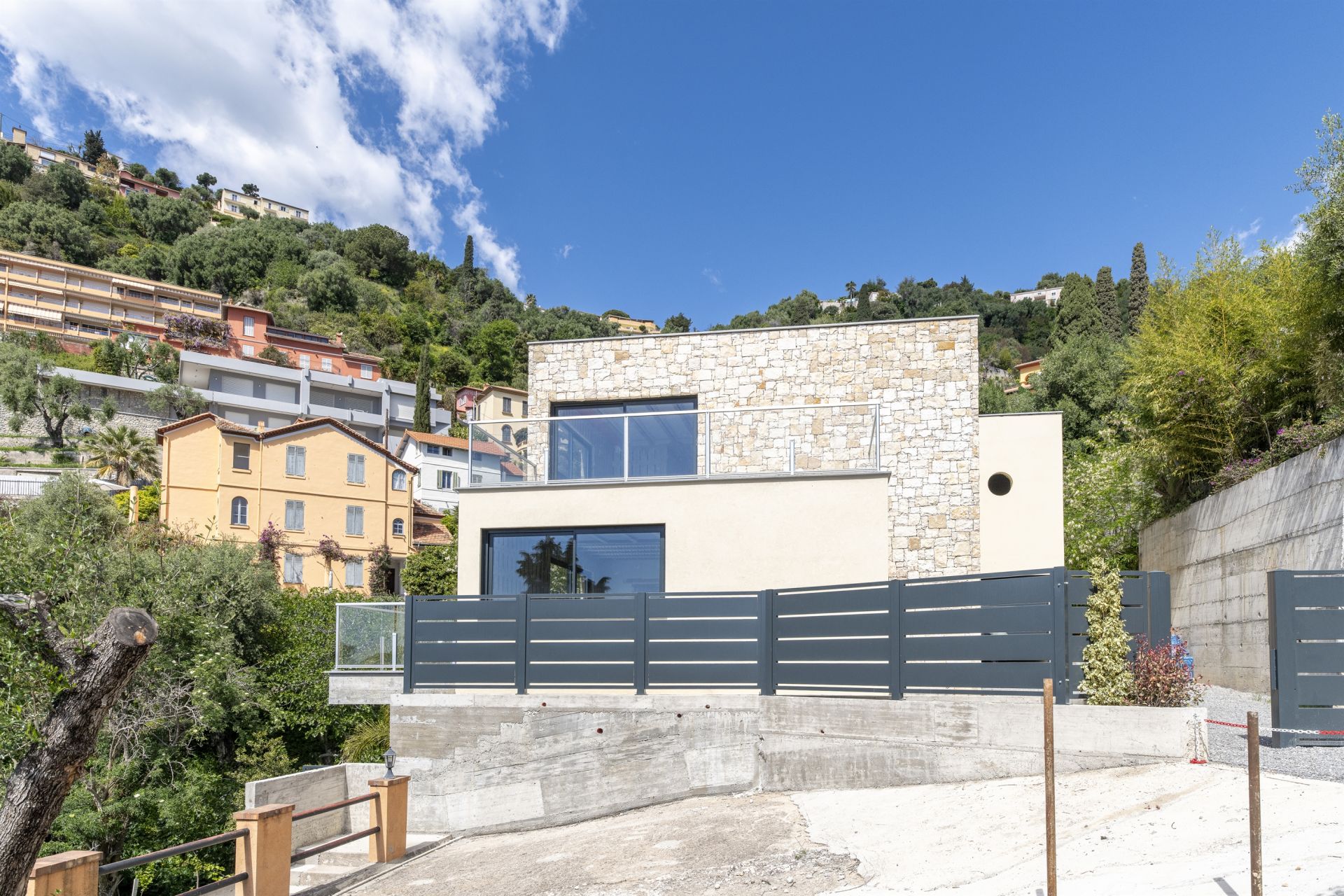 maison contemporaine 5 Pièces en vente sur MENTON (06500)