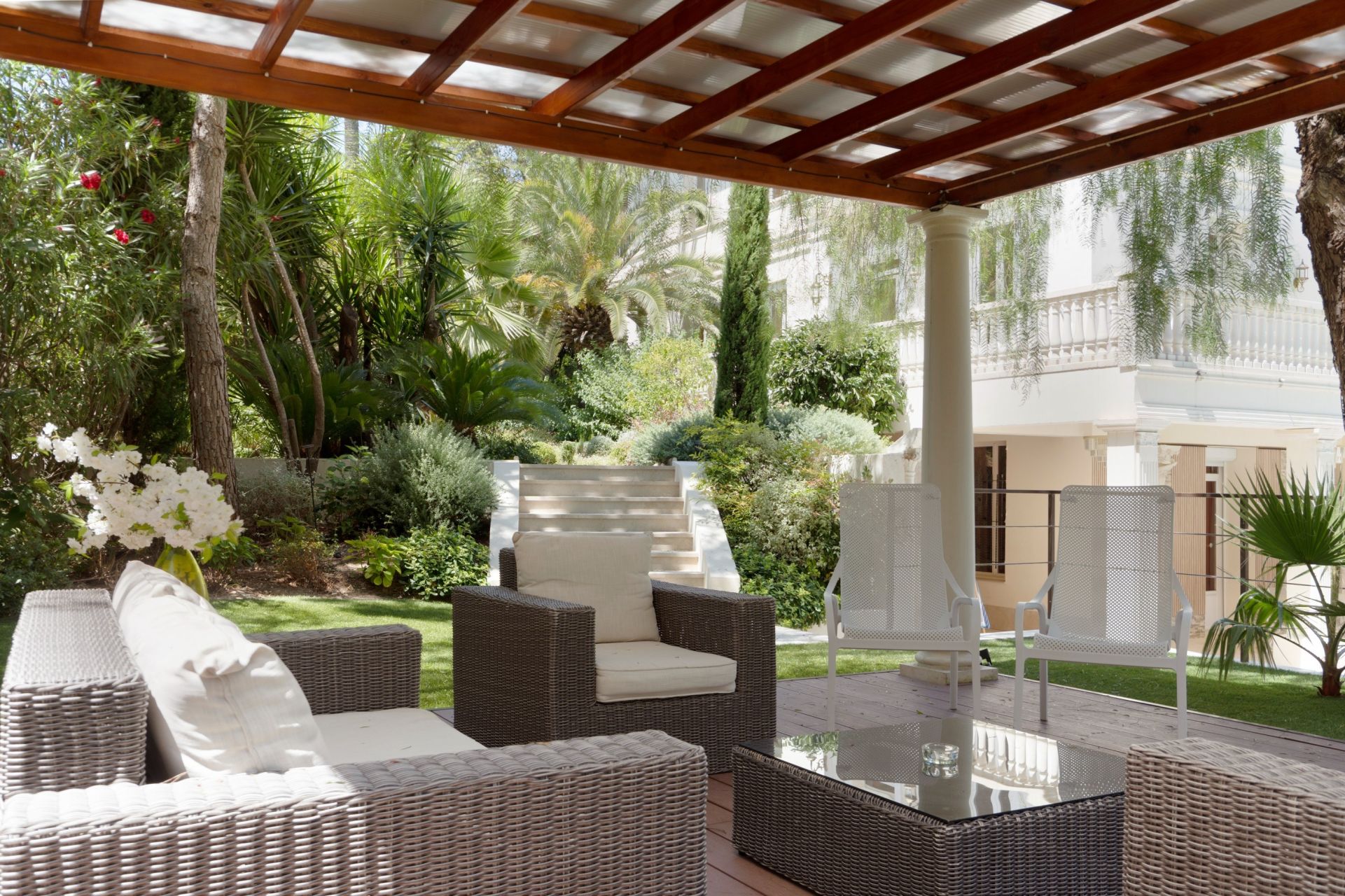 villa 18 Rooms for sale on CANNES (06400)