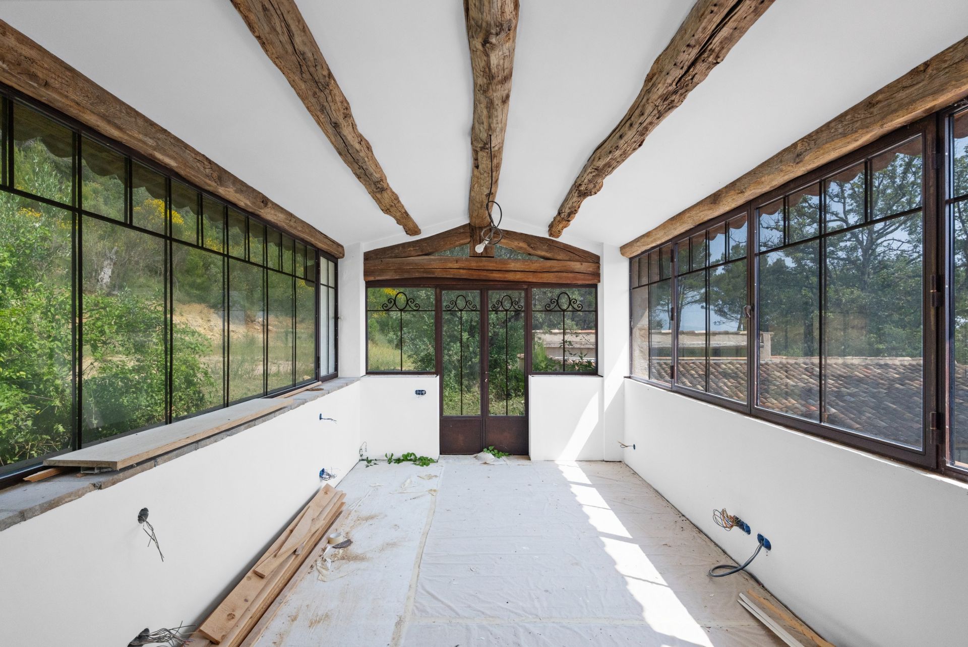 maison provençale 6 Pièces en vente sur TOURRETTES (83440)