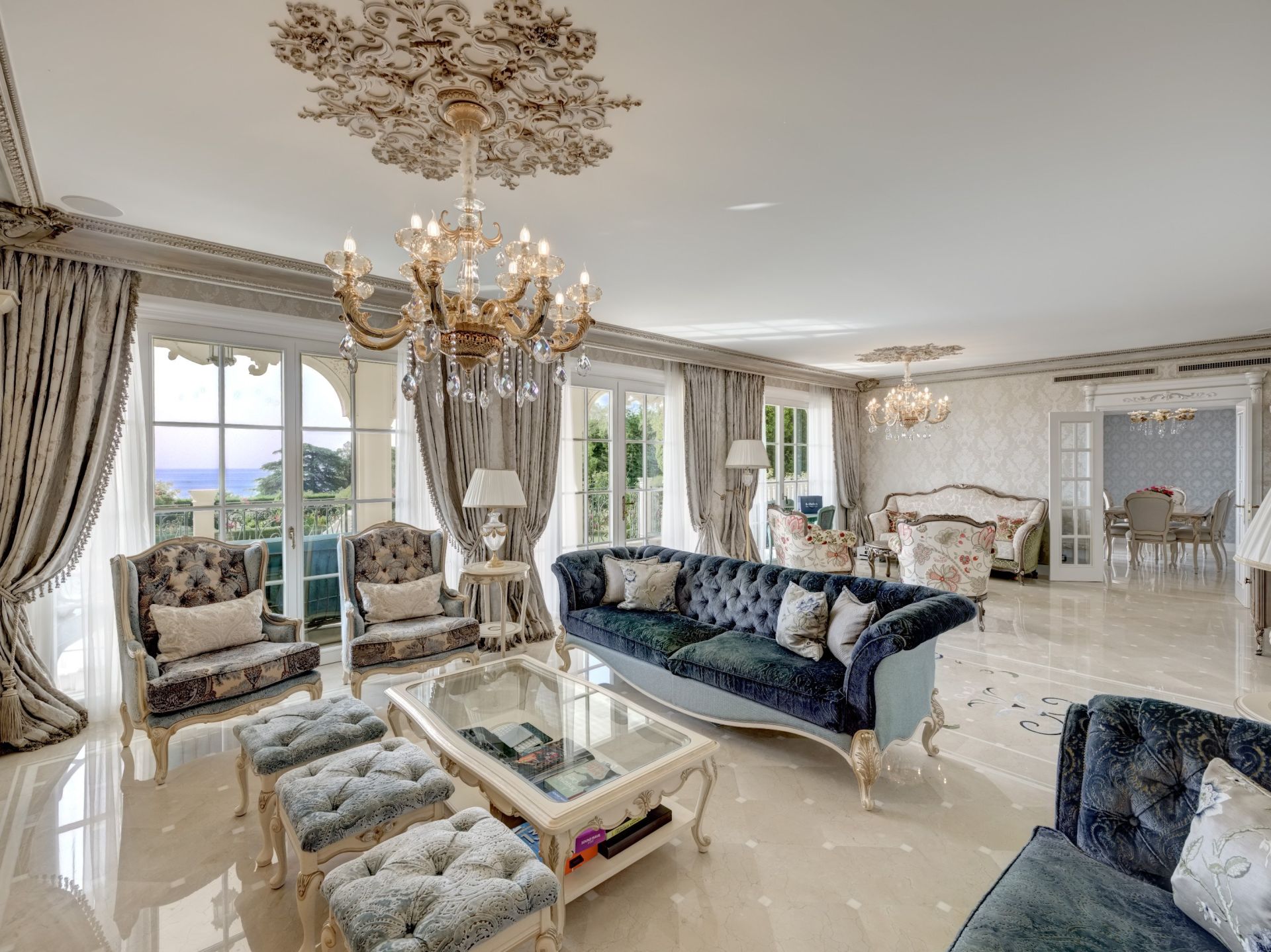 villa 12 Rooms for sale on LE GOLFE JUAN (06220)