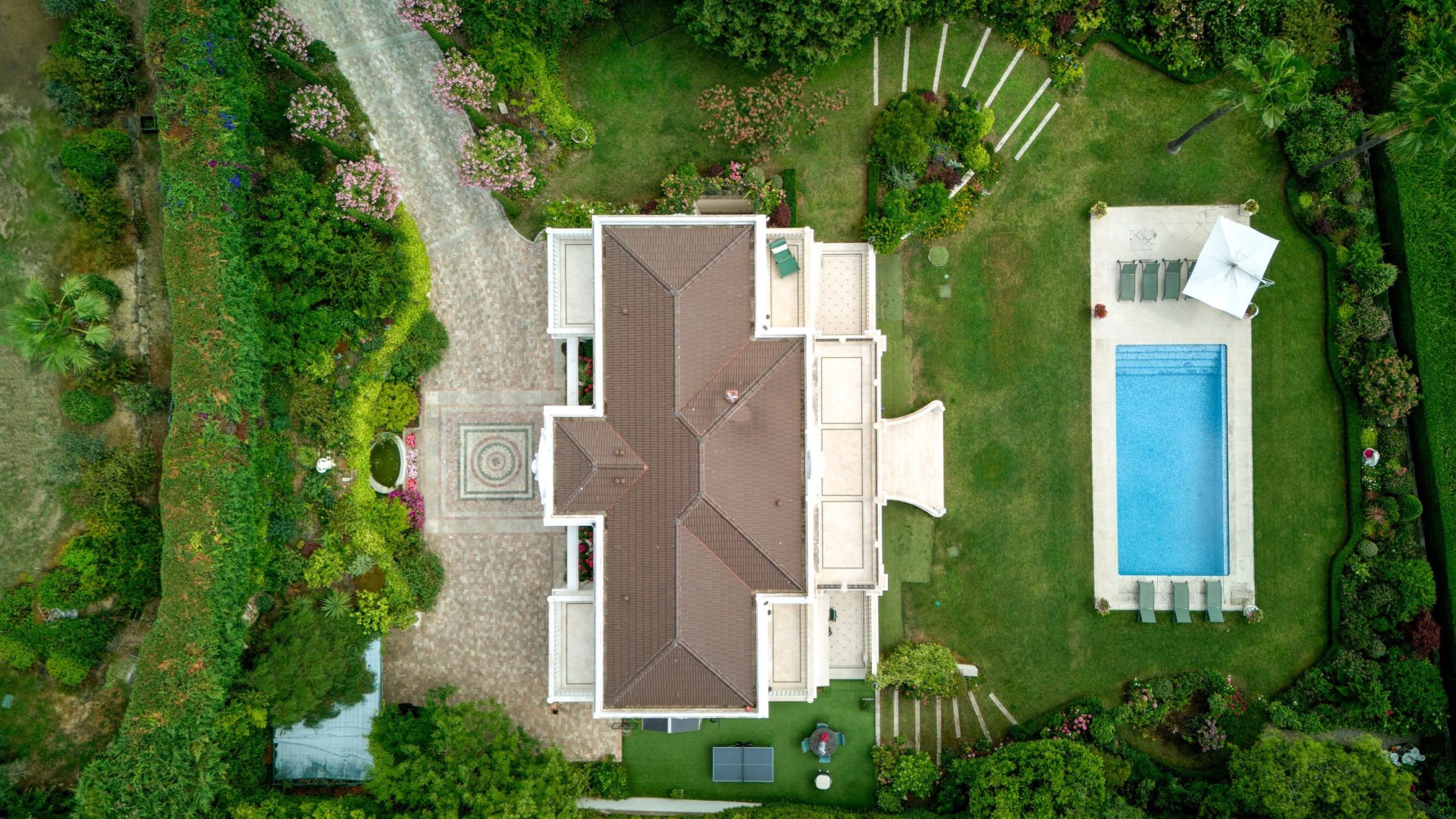 villa 12 Rooms for sale on LE GOLFE JUAN (06220)