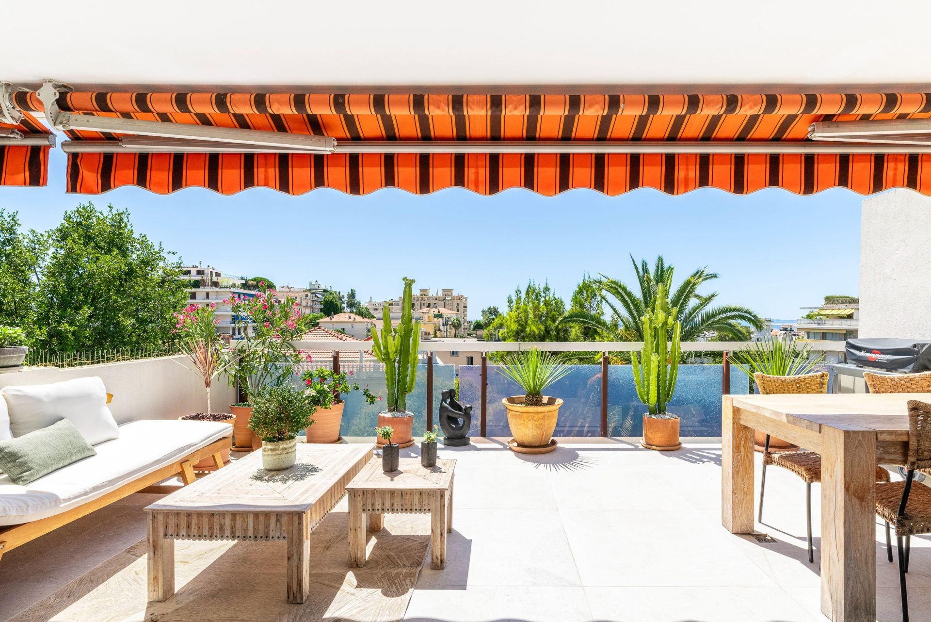 apartment 4 Rooms for sale on NICE (06000)