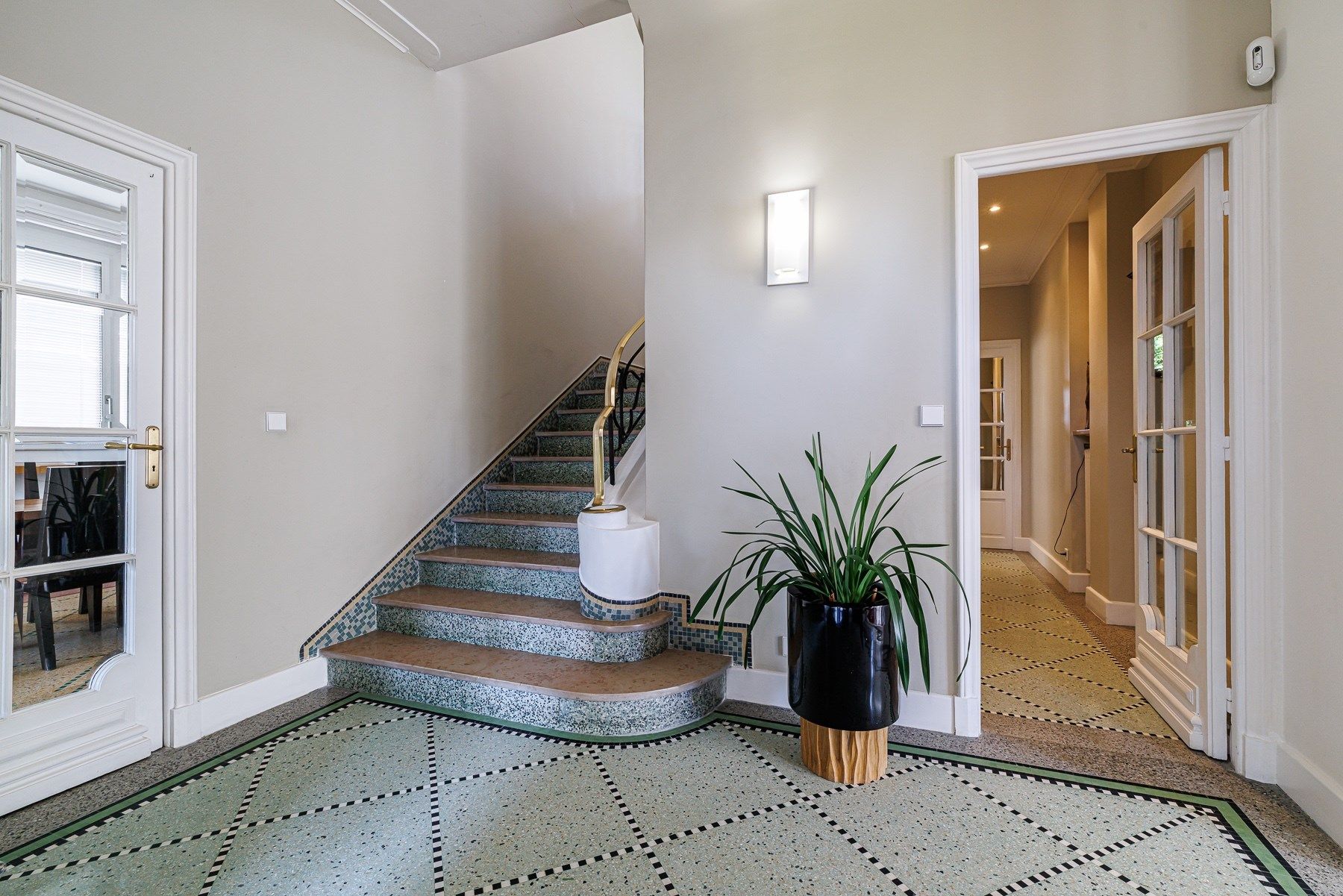 mansion (hôtel particulier) 10 Rooms for sale on NICE (06000)