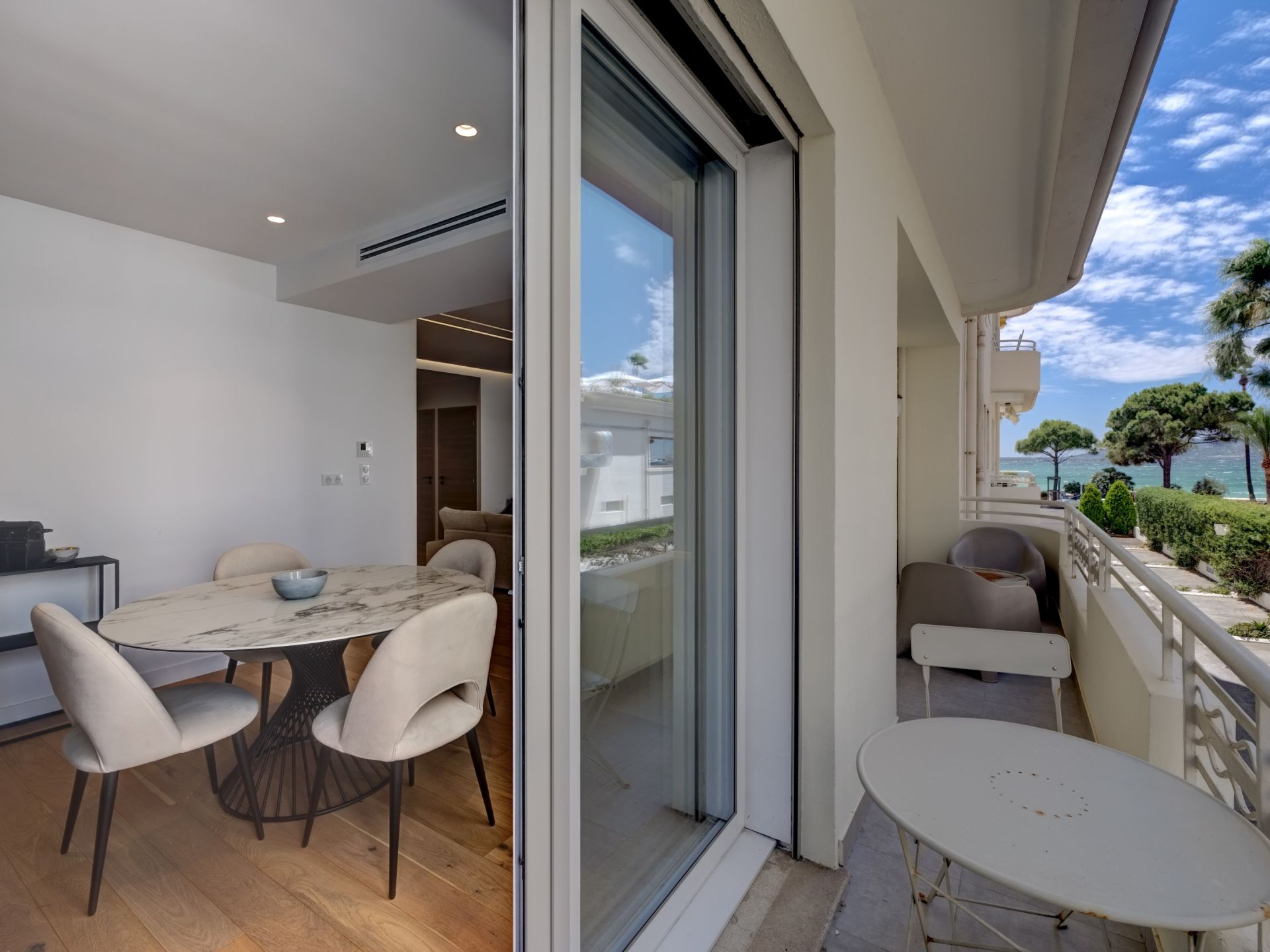apartment 3 Rooms for sale on CANNES (06400)