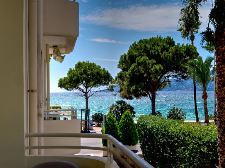 apartment 3 Rooms for sale on CANNES (06400)