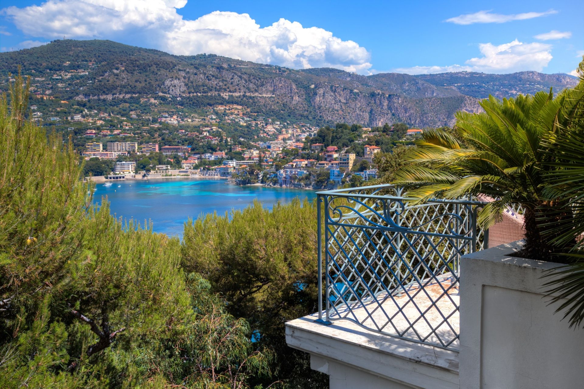 villa 12 Rooms for sale on ST JEAN CAP FERRAT (06230)