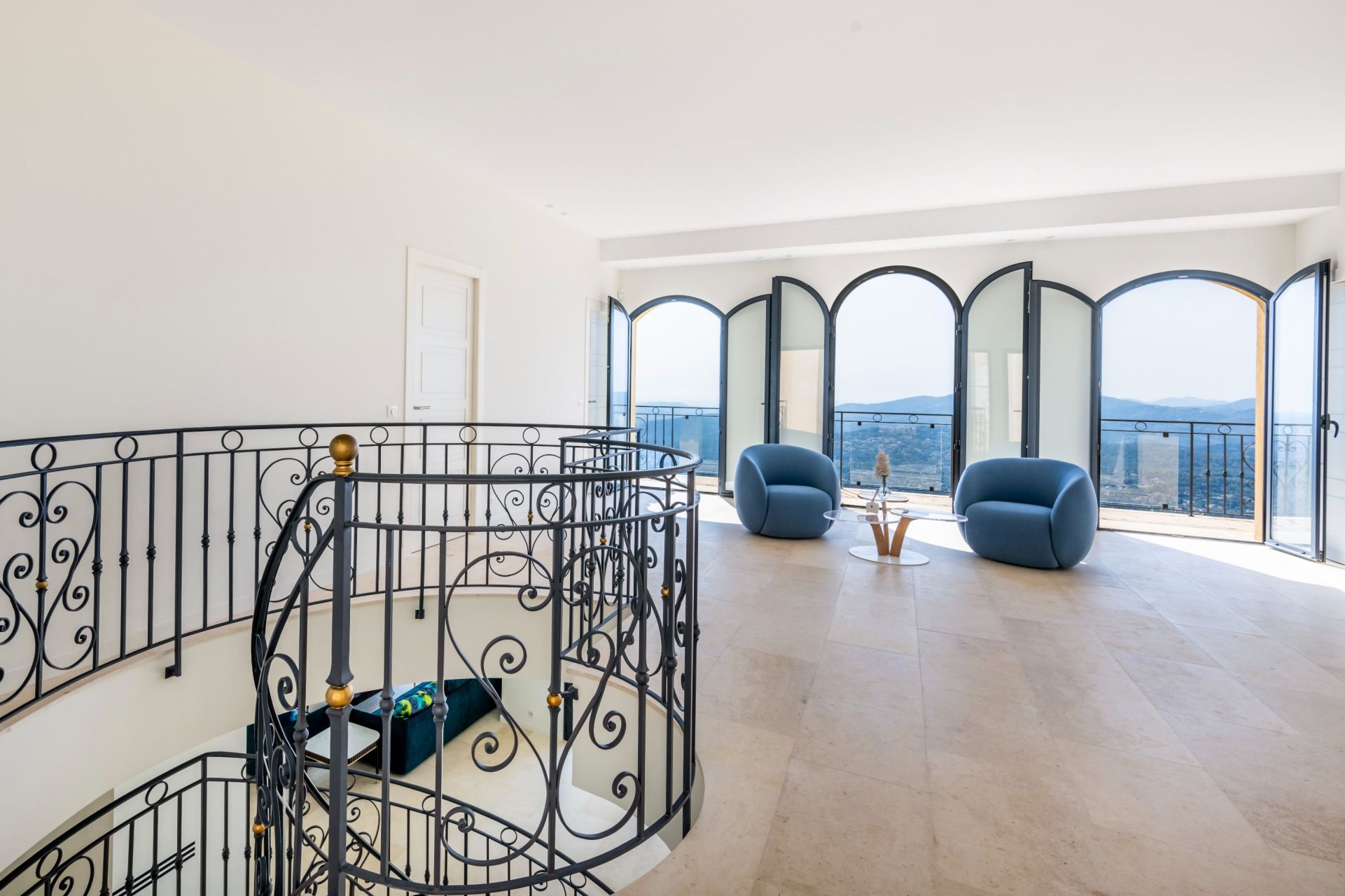 villa 8 Pièces en vente sur SPERACEDES (06530)